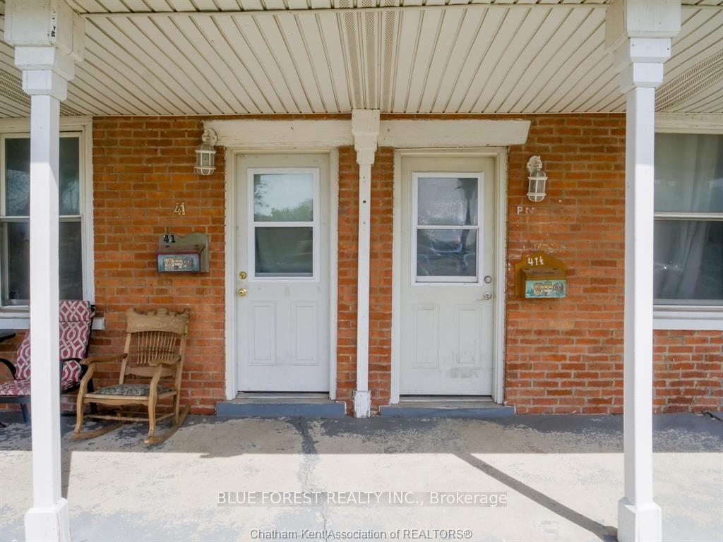 41 Adelaide Street S, Chatham-Kent, ON N7M 4R1