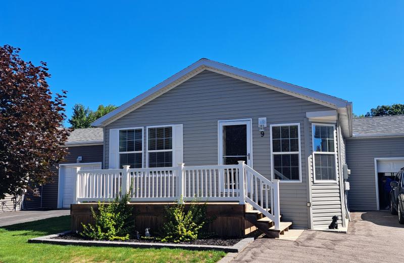 9 Bond Street, Strathroy-Caradoc, ON N7G 0C5