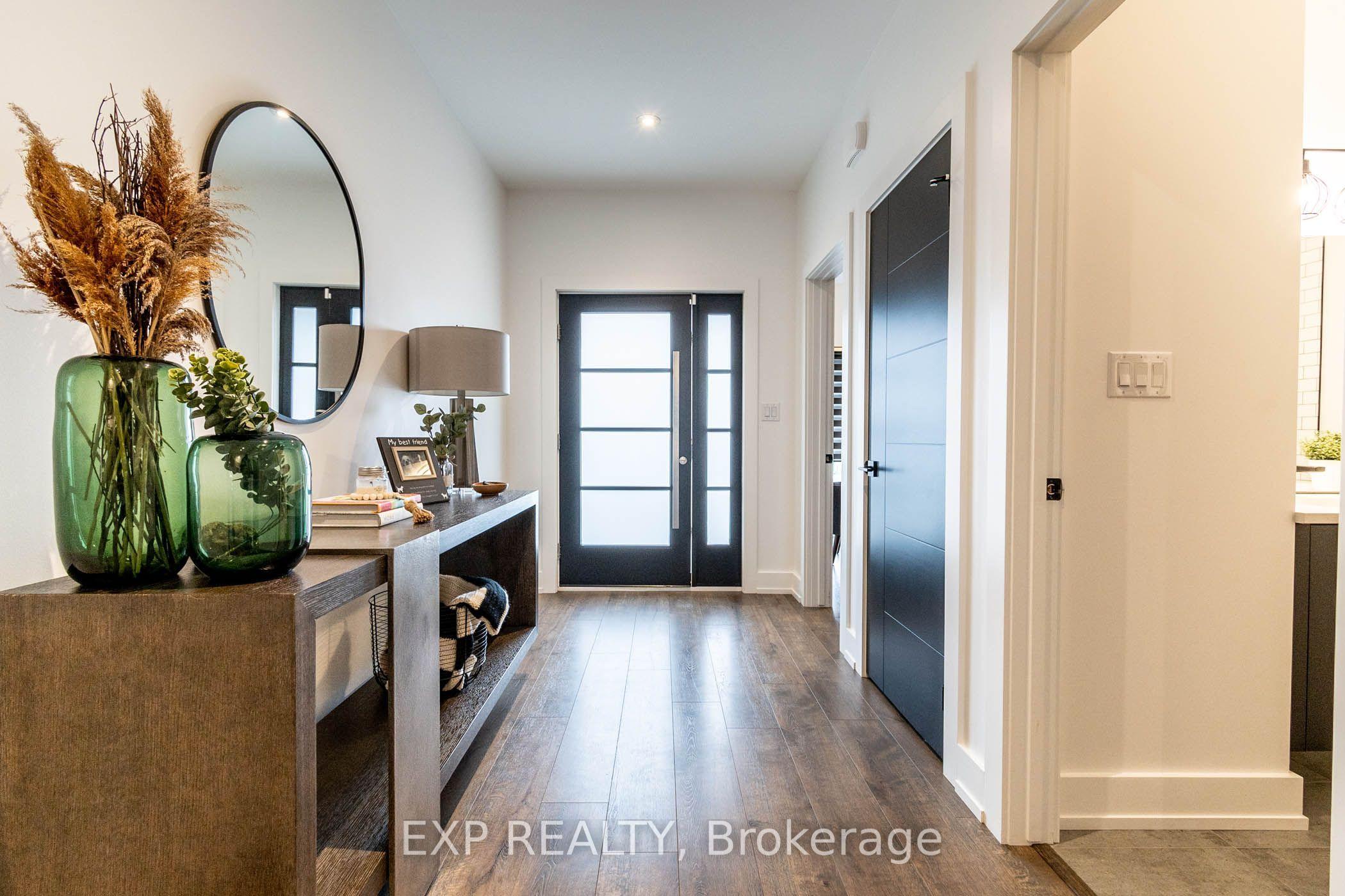 8889 Angie Drive, Niagara Falls, ON L2H 3W8