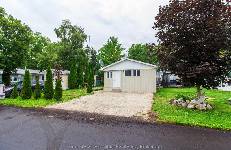 422 Pine Pass Road N, Centre Wellington, ON N1M 2W5