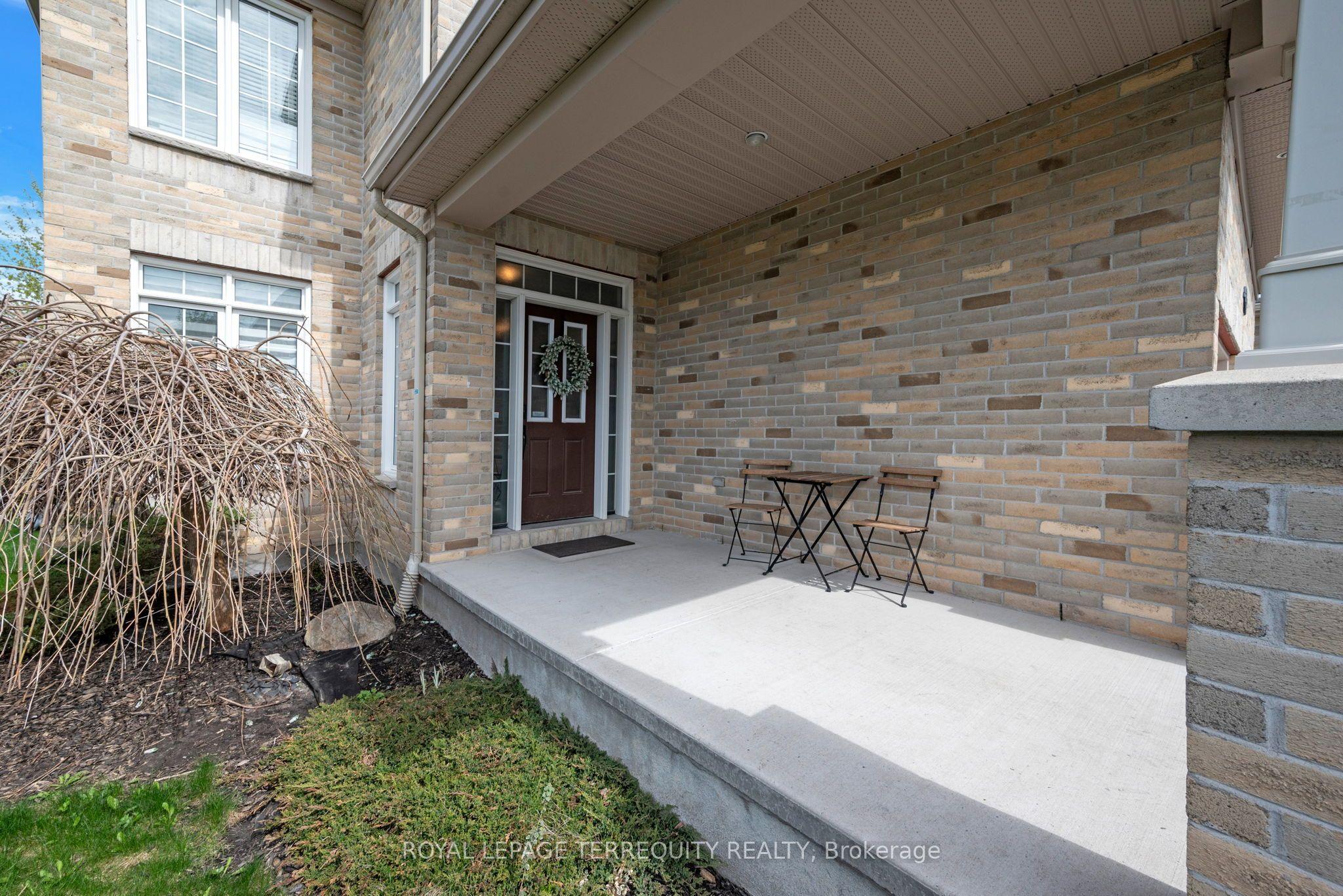 433 Callisto Way, Barrhaven, ON K2J 0Z3