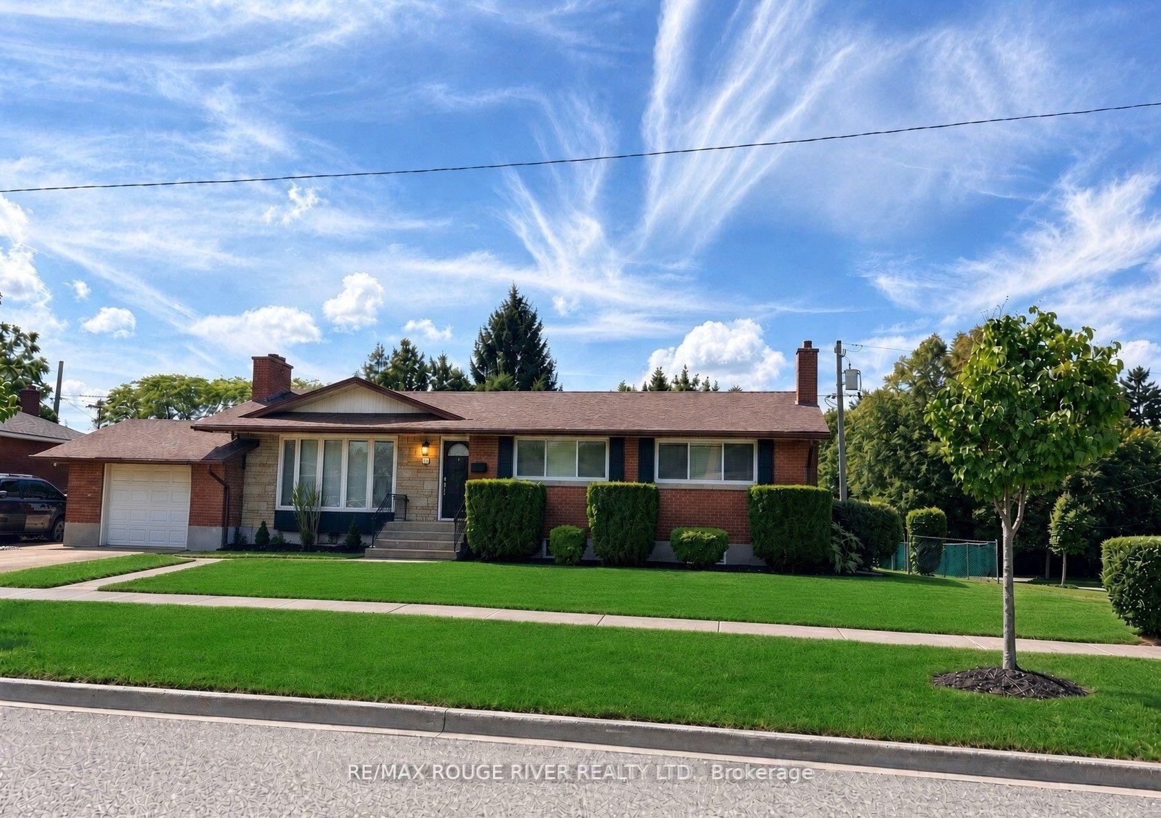 25 Clearview Heights, St. Catharines, ON L2T 2W2