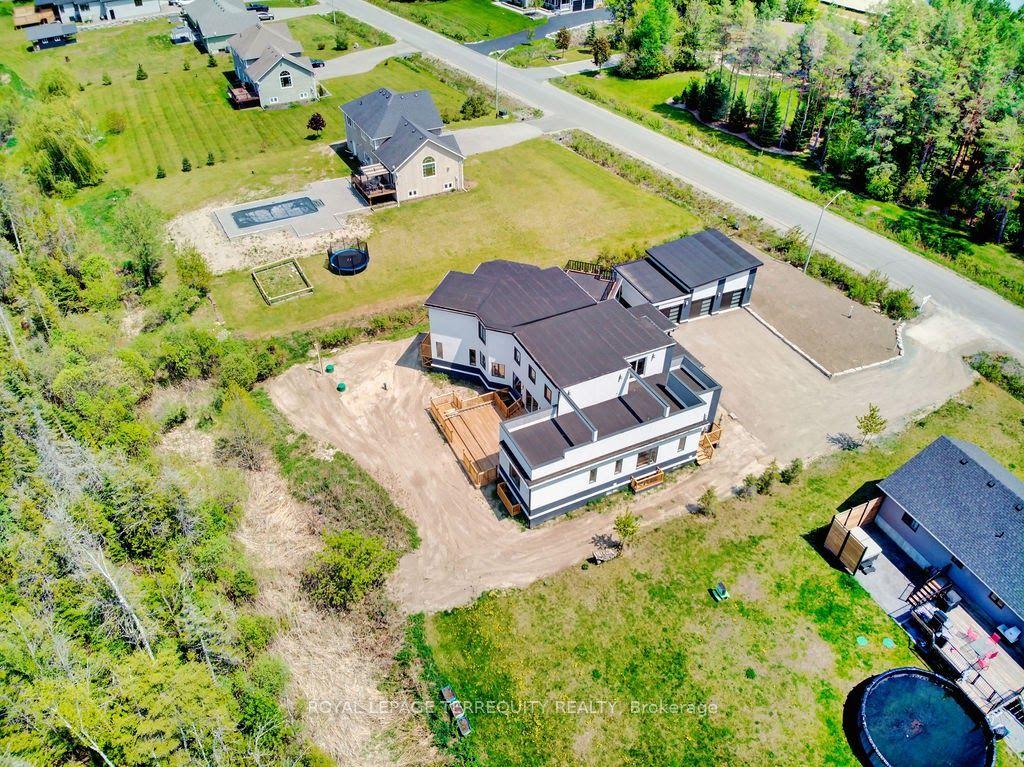 9 Rustlewood Avenue, Kawartha Lakes, ON L0A 1A0