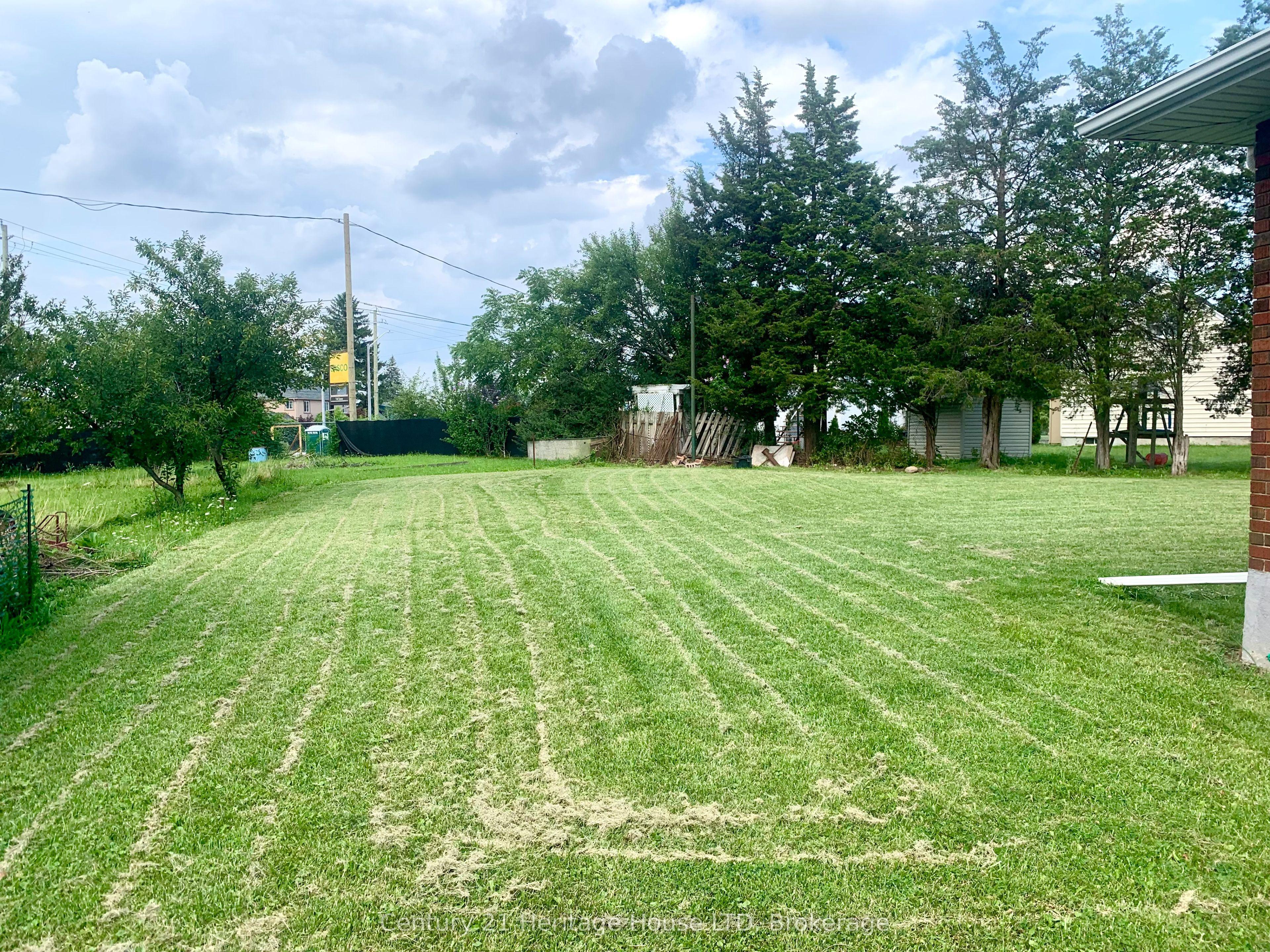 2 Foley Crescent, Thorold, ON L2V 2K8