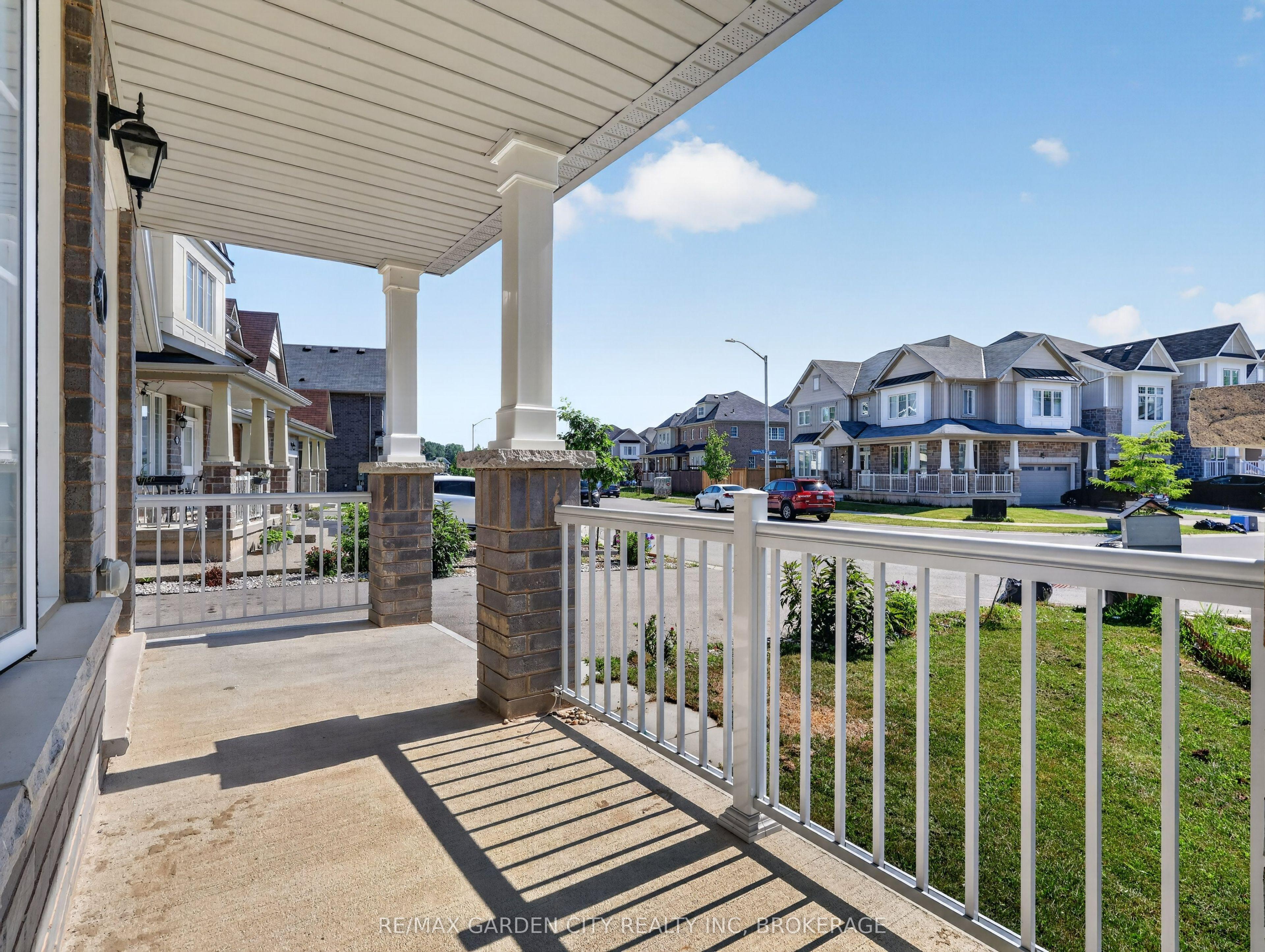 7568 Tupelo Crescent, Niagara Falls, ON L2H 3S5