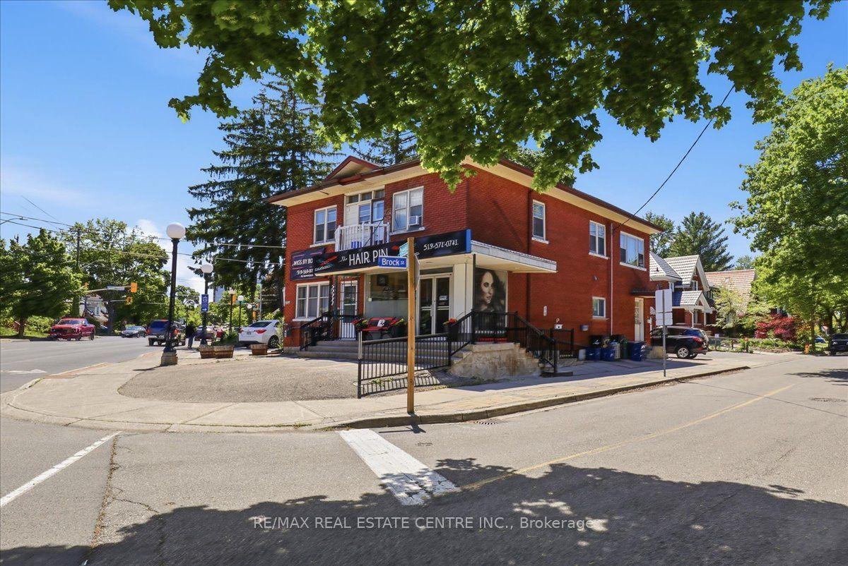 744 Queen Street S, Kitchener, ON N2M 1A4