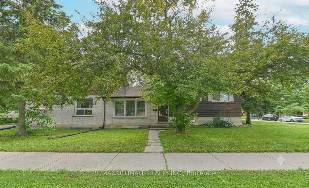 367 Holly Street N, Waterloo, ON N2L 4G2