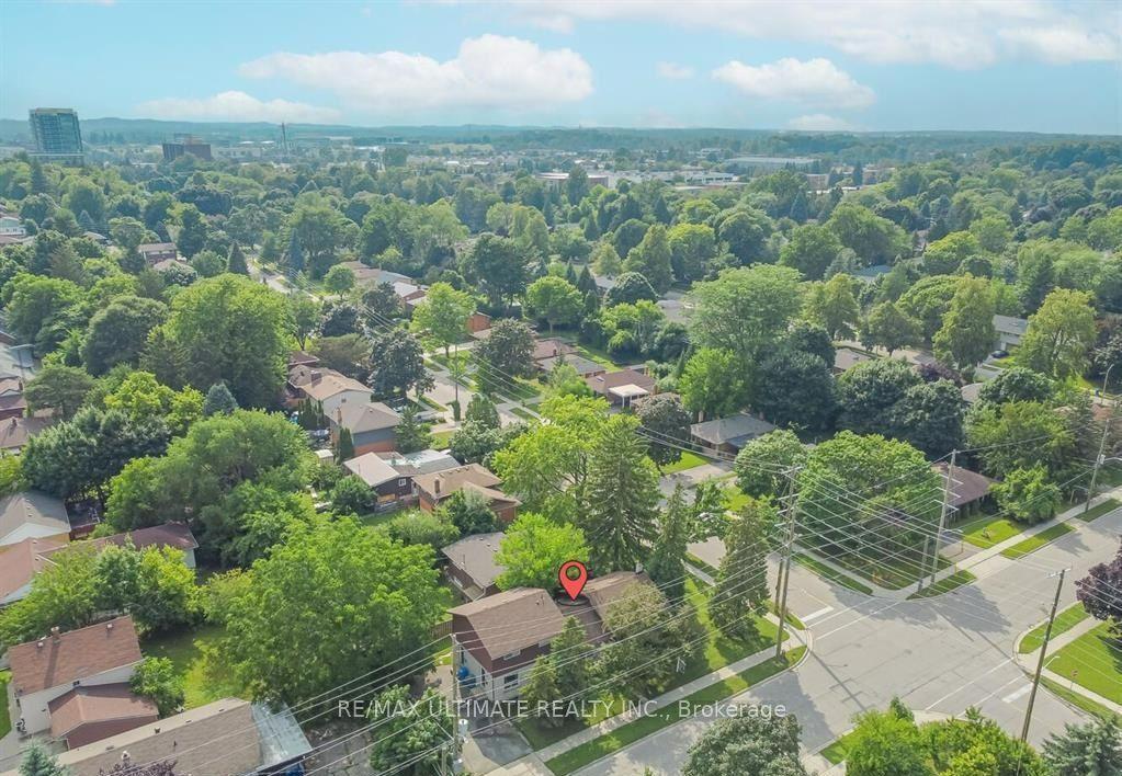 367 Holly Street N, Waterloo, ON N2L 4G2