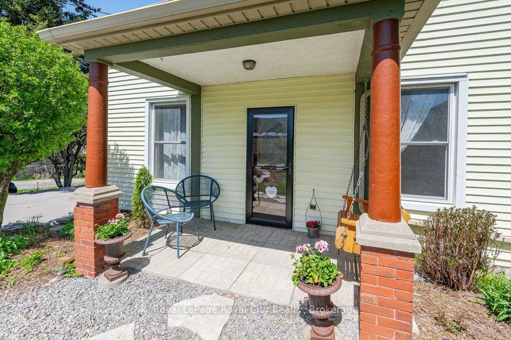 73 Queen Street, Puslinch, ON N0B 2C0