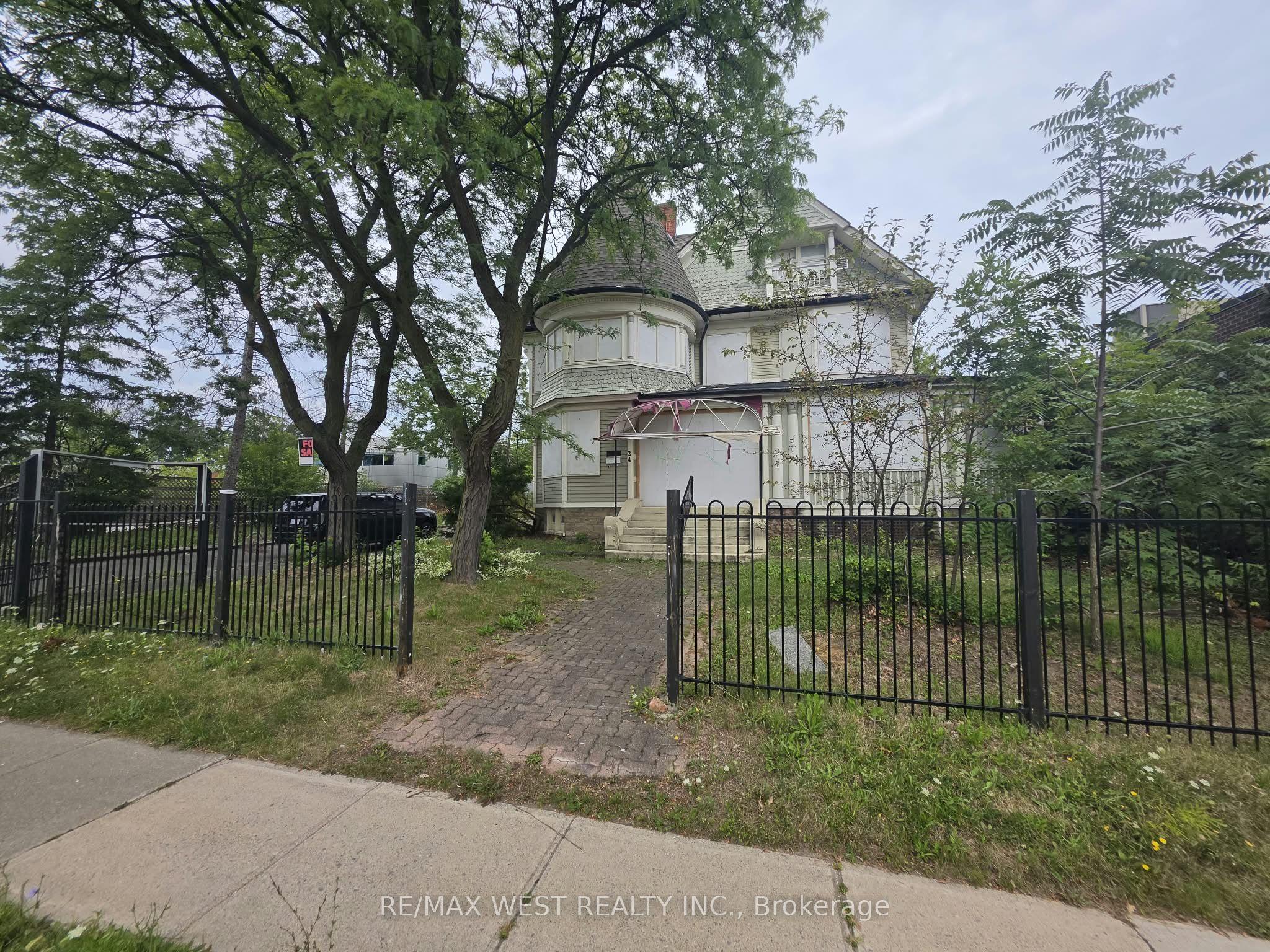 24 Burgar Street, Welland, ON L3B 2S7