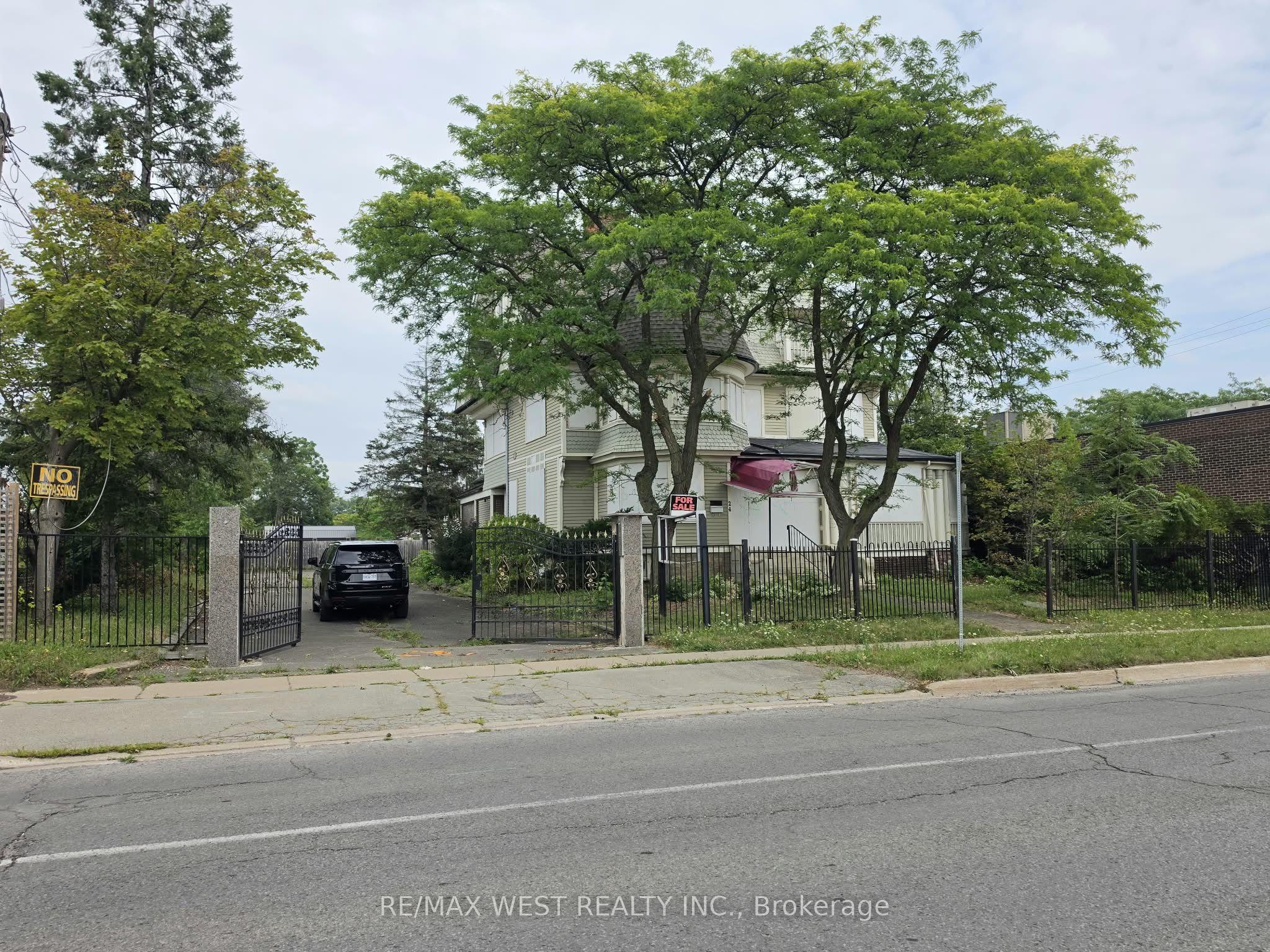 24 Burgar Street, Welland, ON L3B 2S7