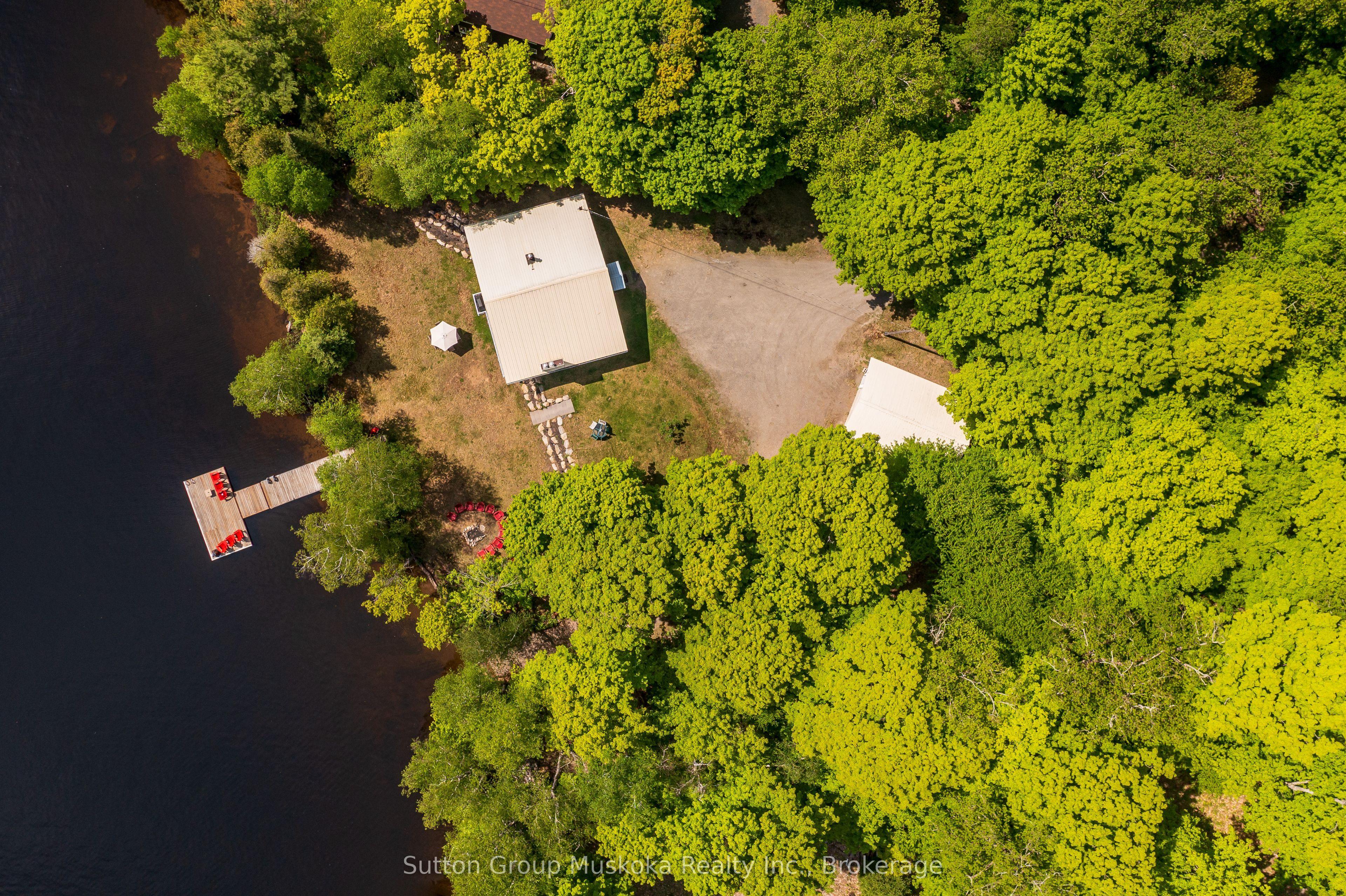 562 and 568 E East Waseosa Lake Road, Huntsville, ON P1H 2J4