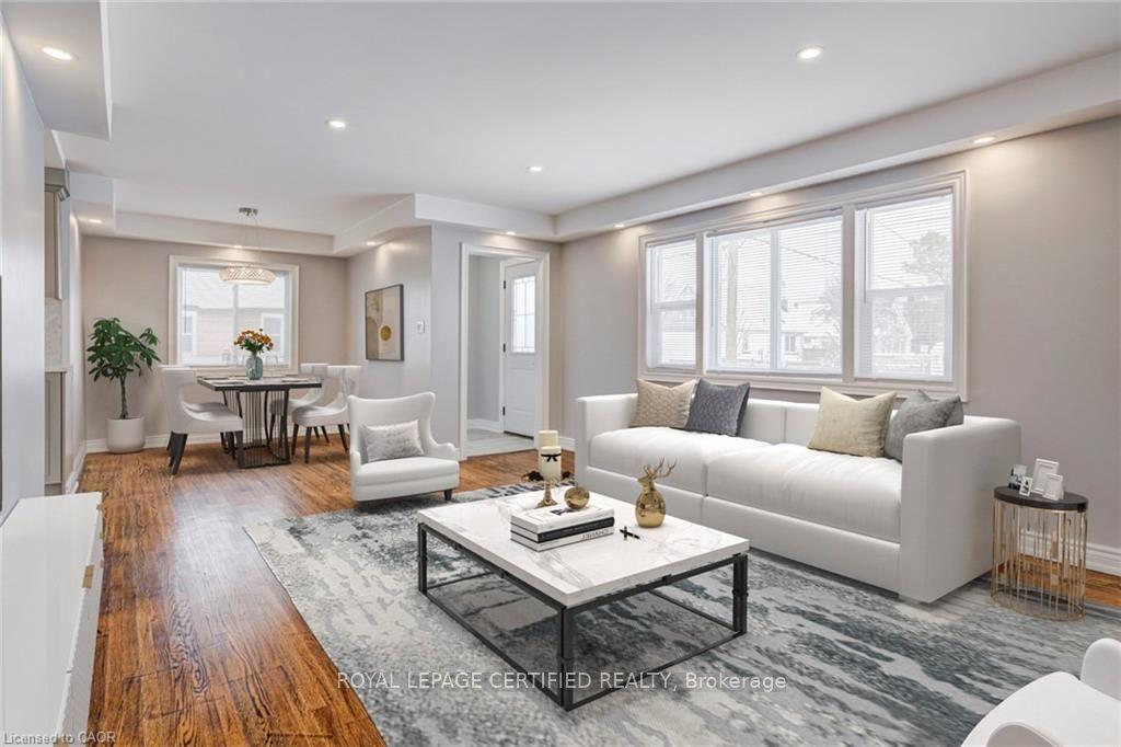 54 Duncombe Drive, Hamilton, ON L9A 2G2