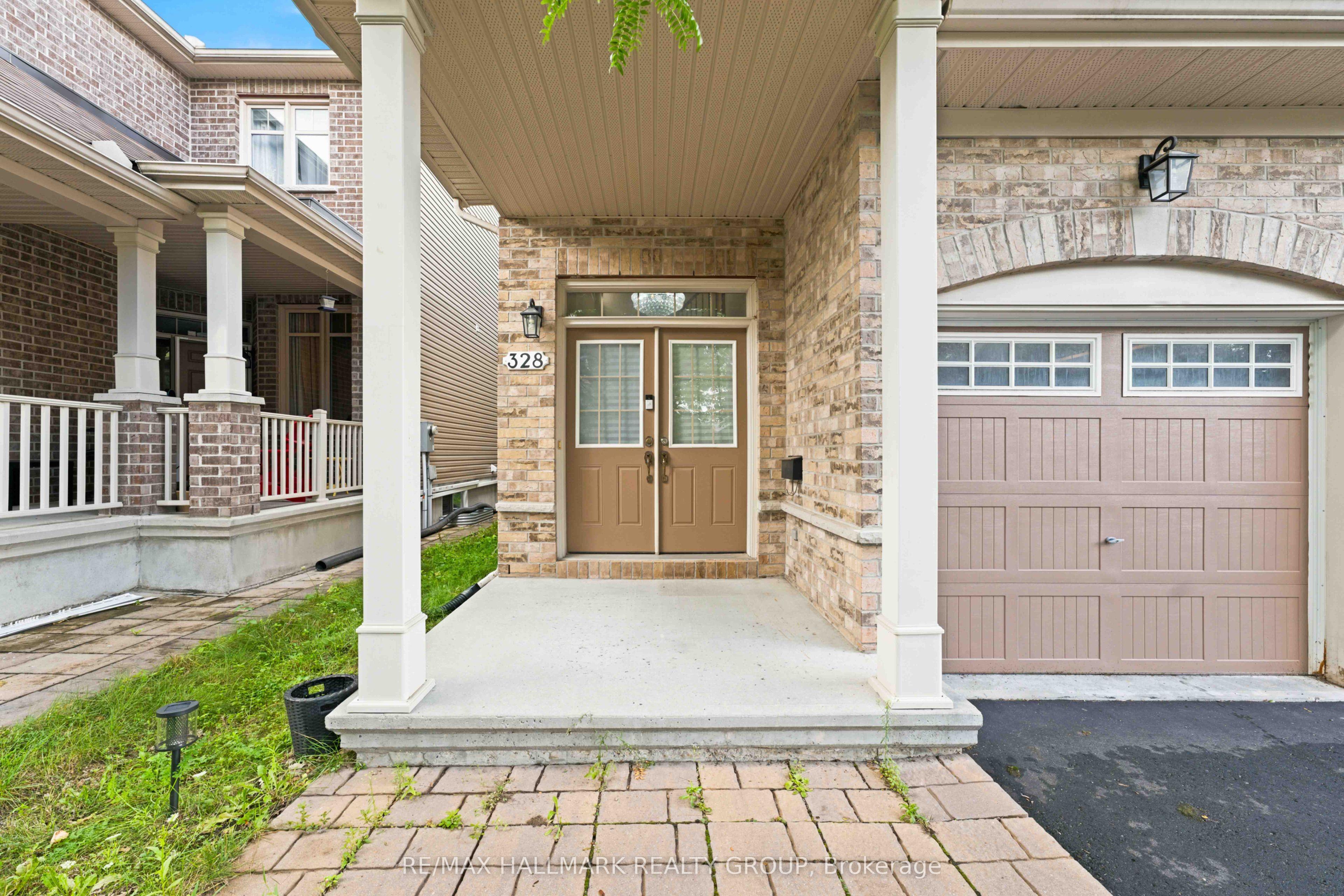 328 Laughlin Circle, Kanata, ON K2T 0E1