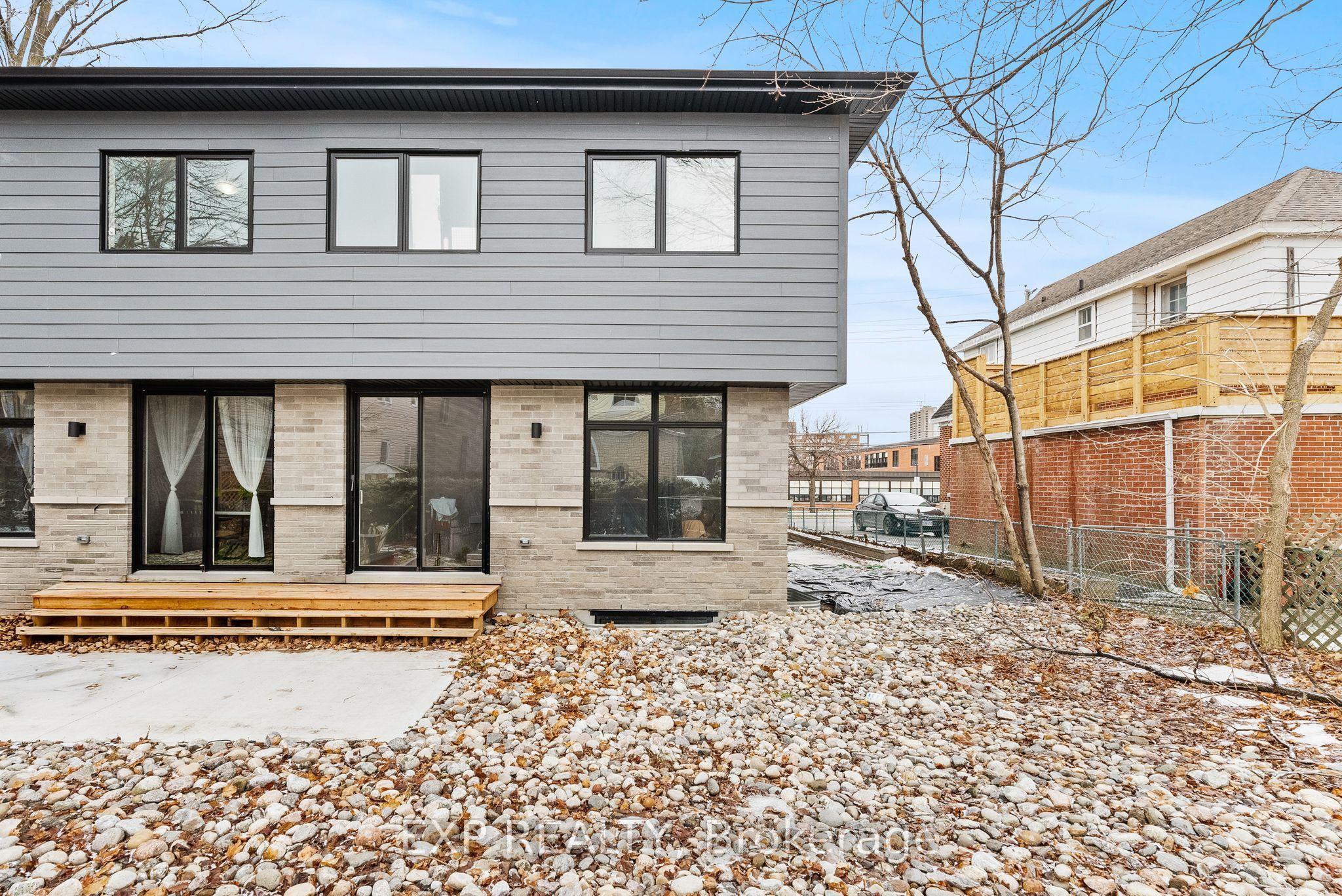 236 Woodroffe Avenue, Woodroffe, ON K2A 3V4
