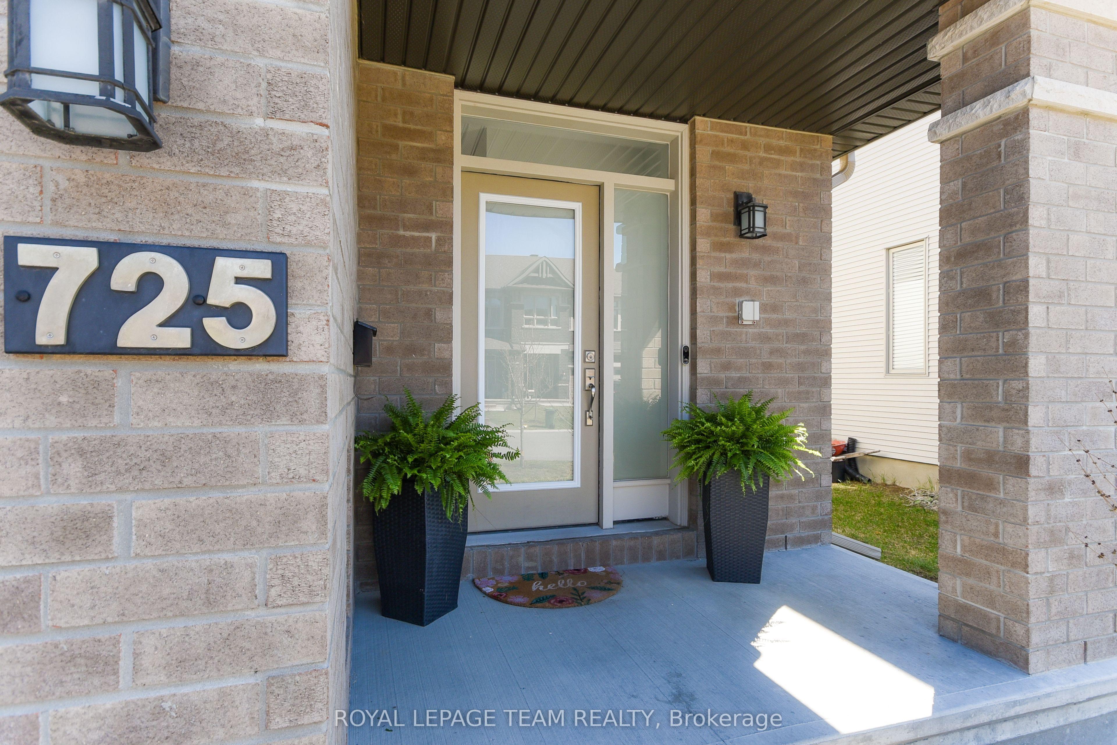 725 Capricorn Circle, Blossom Park - Airport and Area, ON K4M 0J4