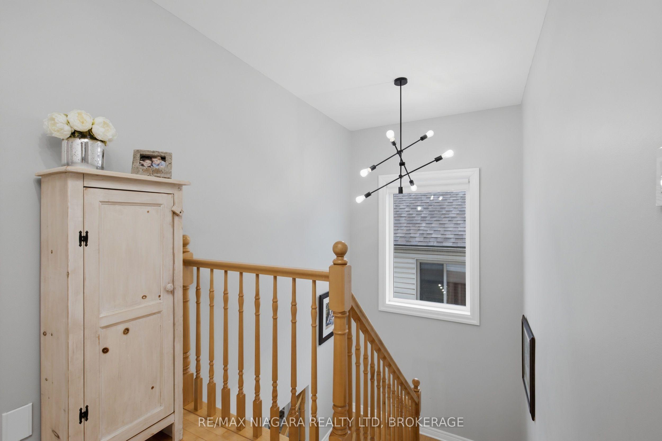 15 Cozocar Crescent, St. Catharines, ON L2S 3Y5