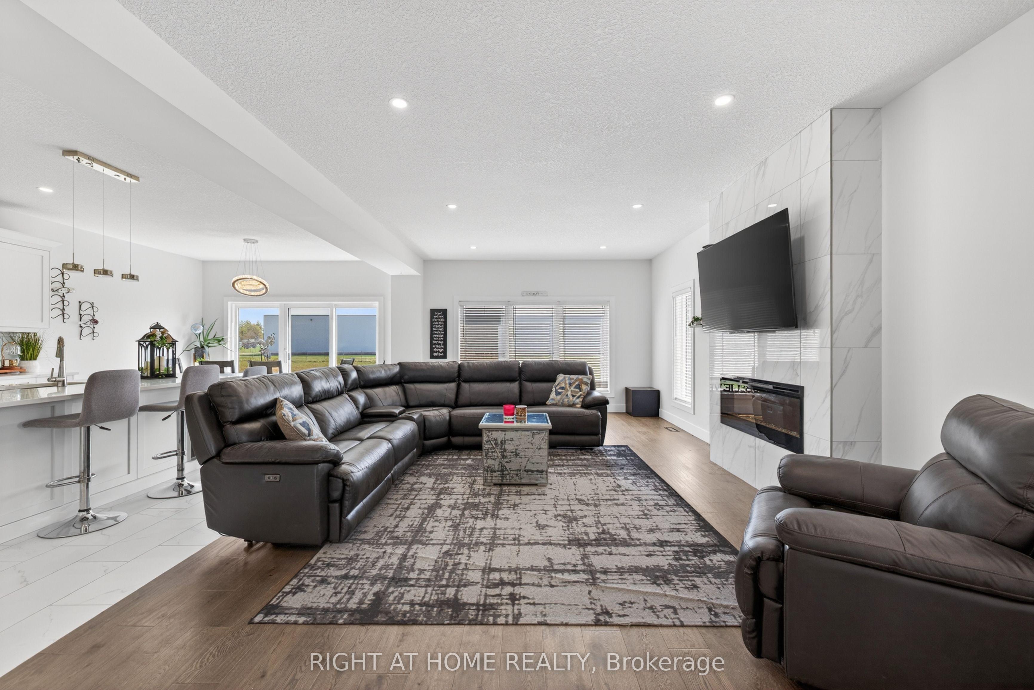 216 Greene Street, South Huron, ON N0M 1S3