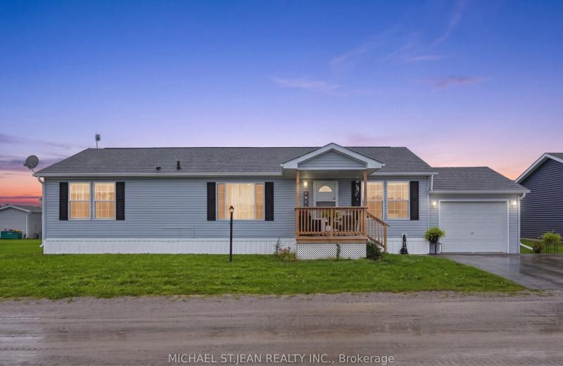 27 Hickory Hollow, Haldimand, ON N0A 1P0