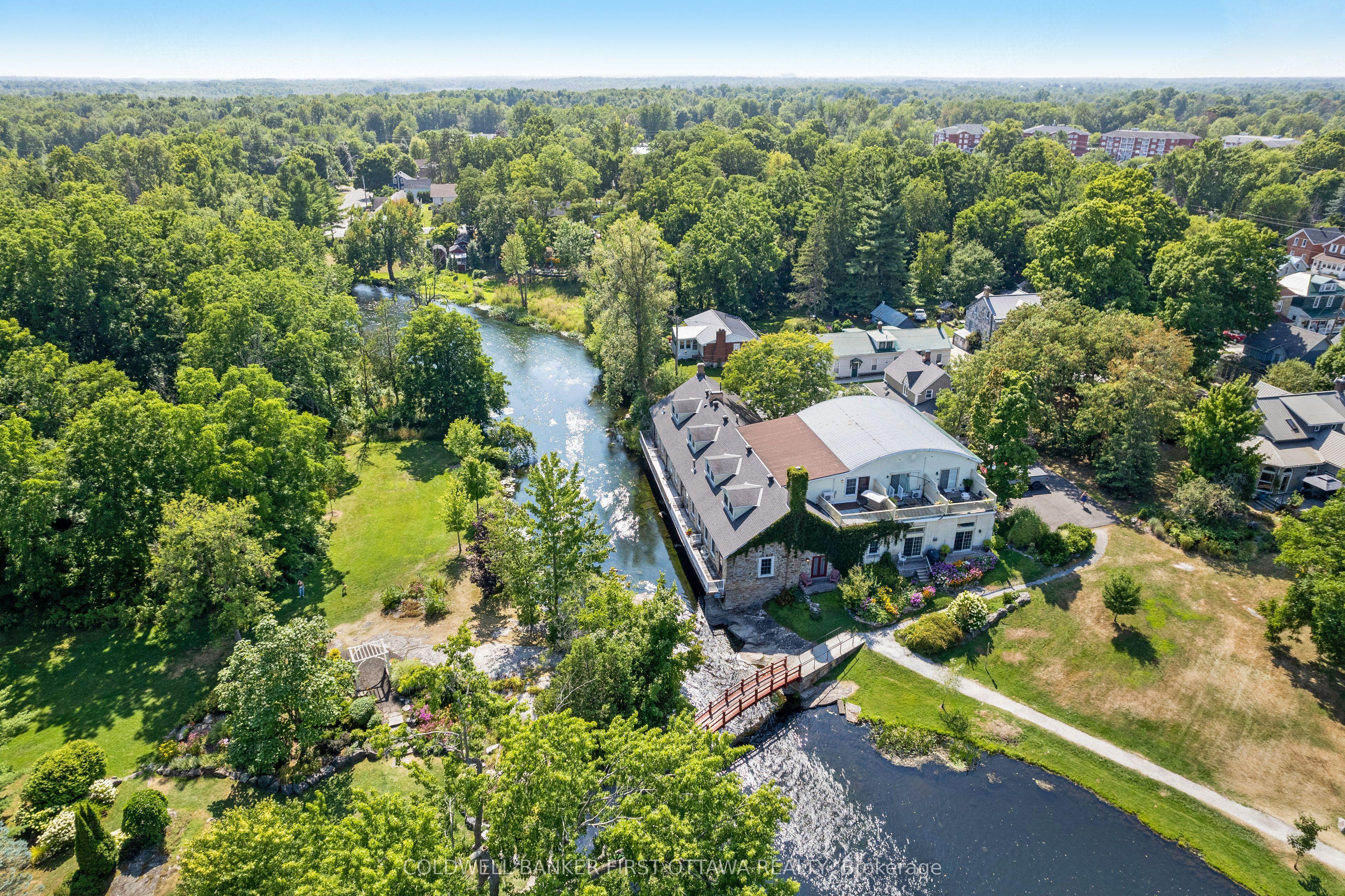 7A Lewis Street, Perth, ON K7H 1M6