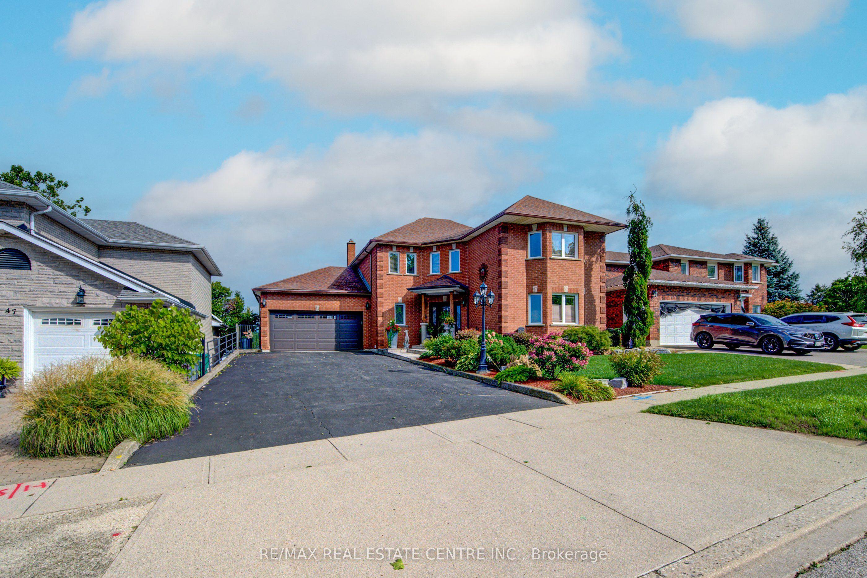 51 Copperfield Drive, Cambridge, ON N1R 8A4