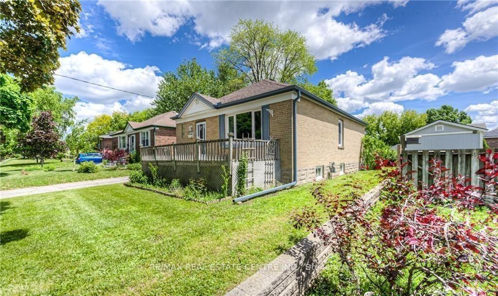 15 CHELSEA Road Upper, Kitchener, ON N2B 1H7