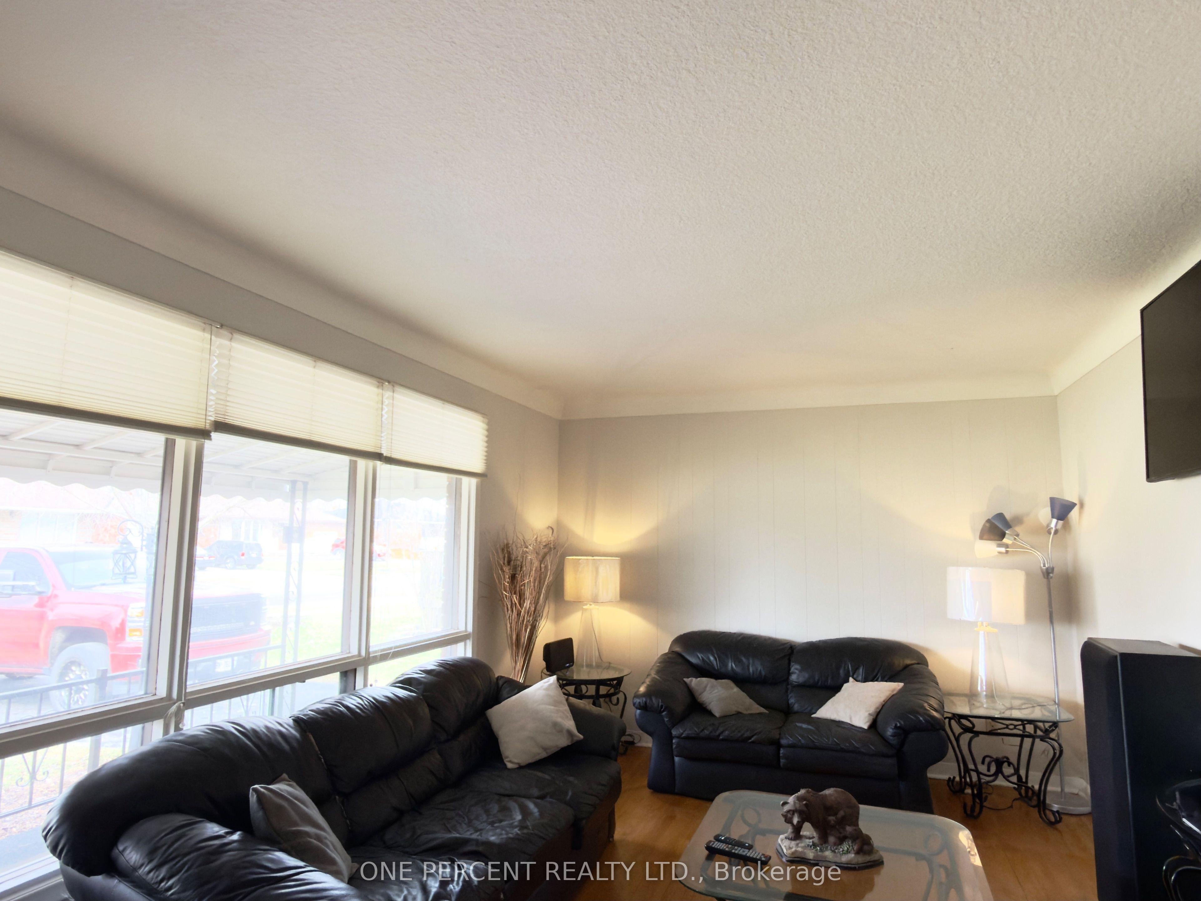 37 Empress Avenue, Welland, ON L3B 1K6