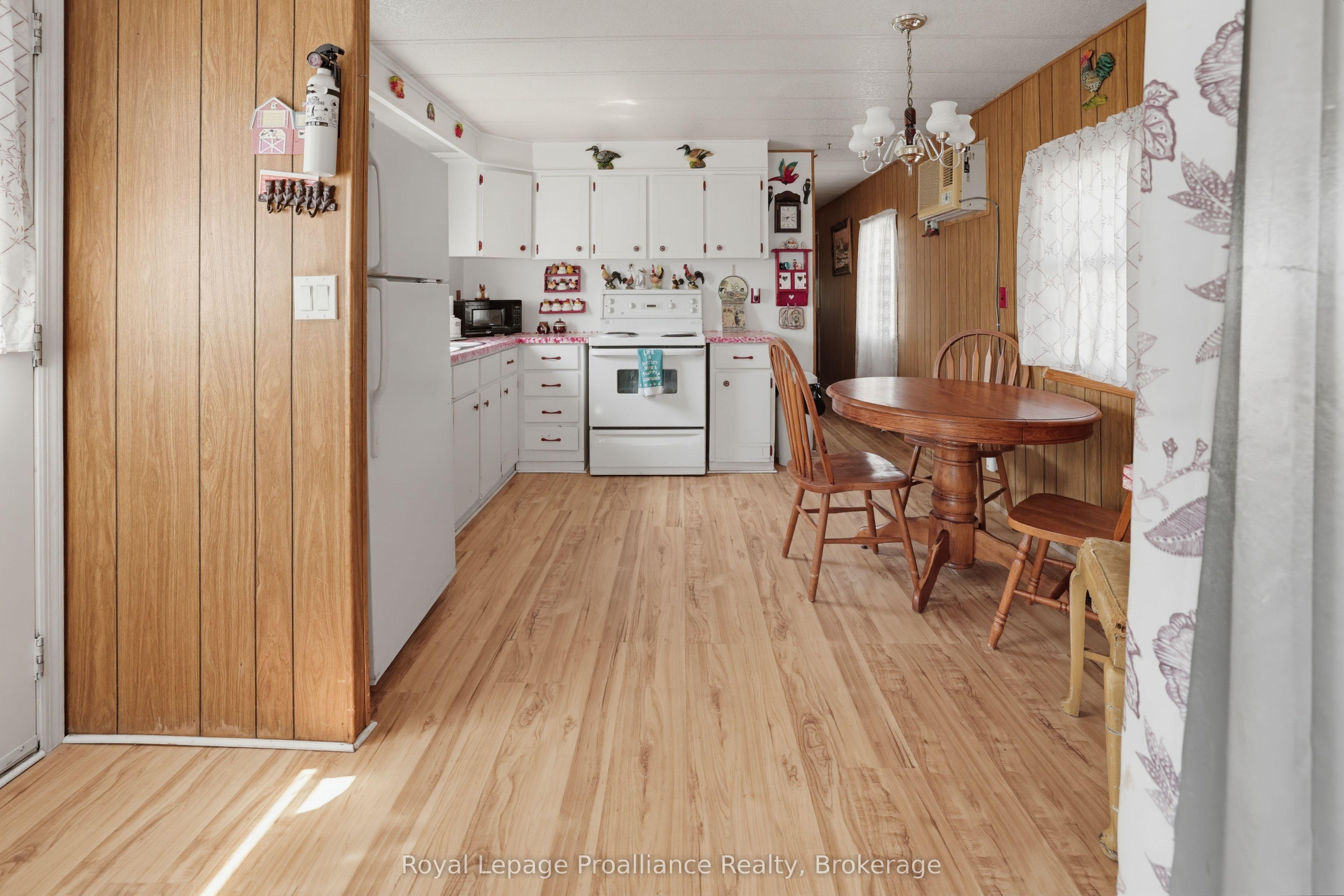 5 Kenneth Boulevard, Quinte West, ON K8N 4Z3