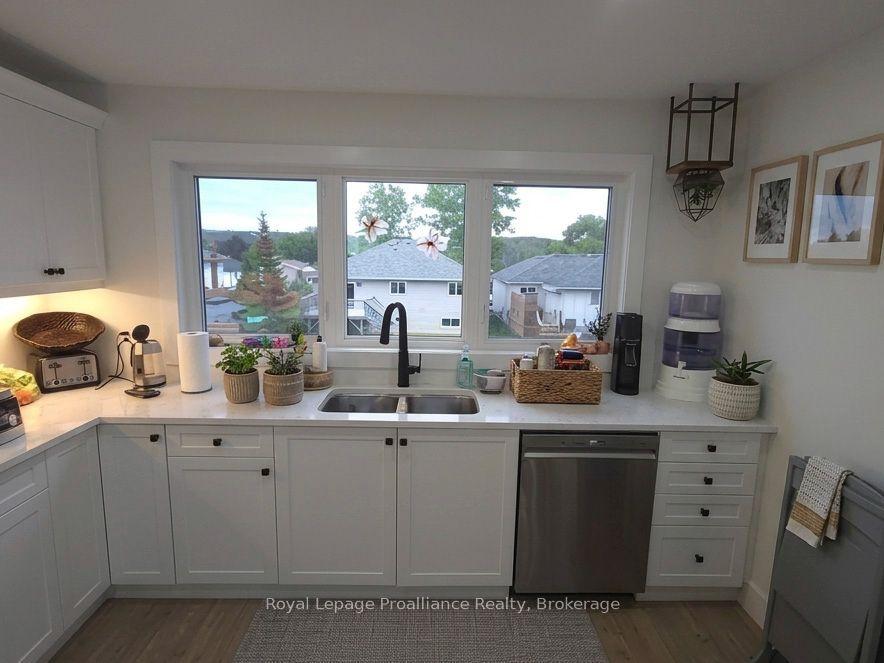 33 Huffman Road, Quinte West, ON K0K 2C0