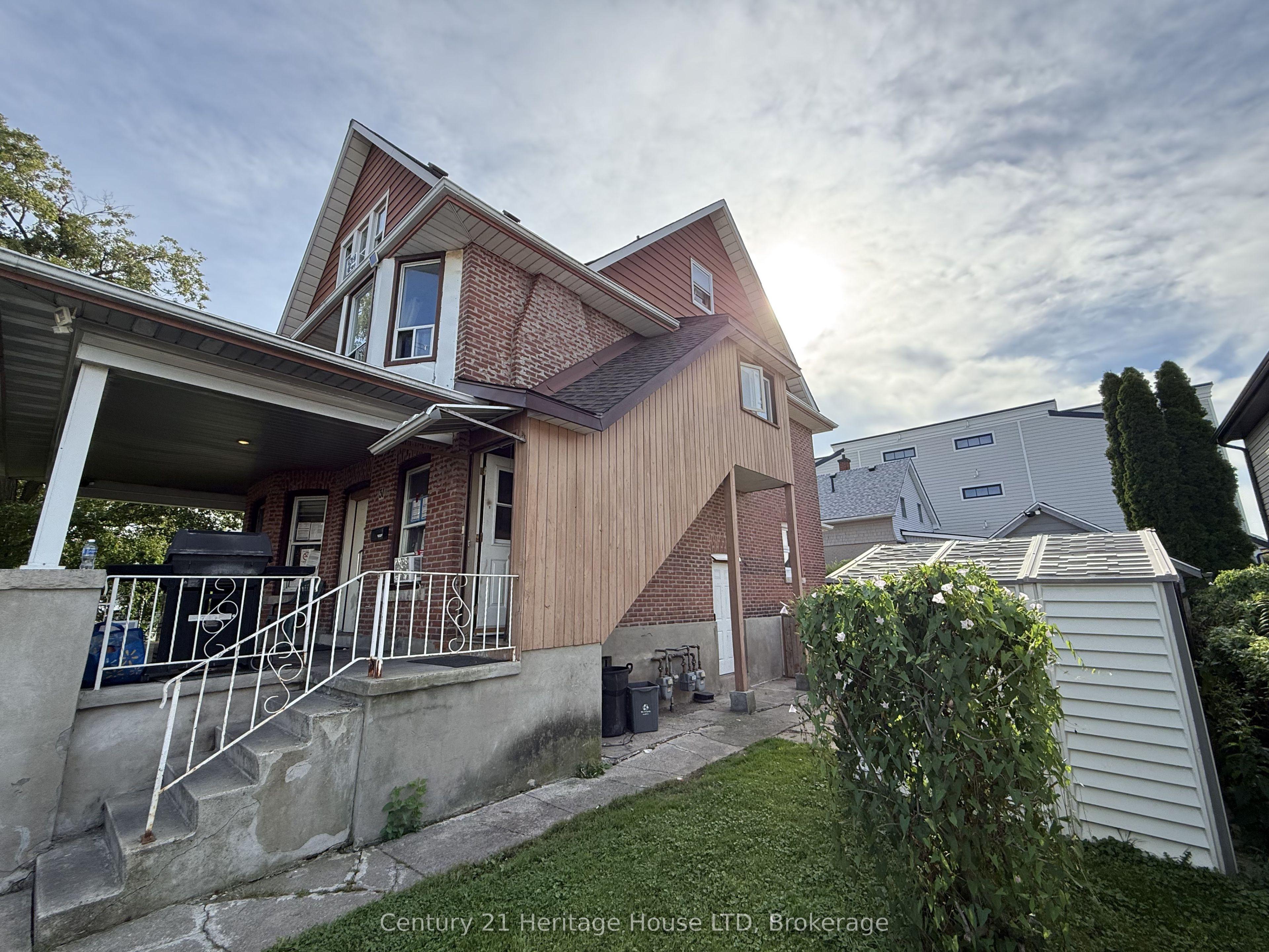 31 Pine Street N, Thorold, ON L2V 2P1