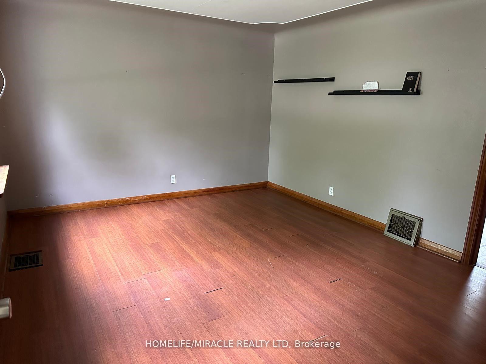 15 Beverley Street, Waterloo, ON N2L 2H5