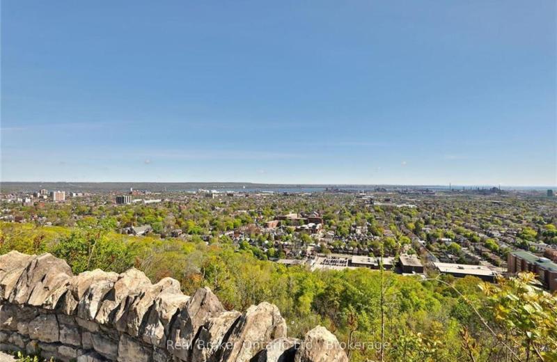5 East 36th Street 205C, Hamilton, ON L8V 3Y6