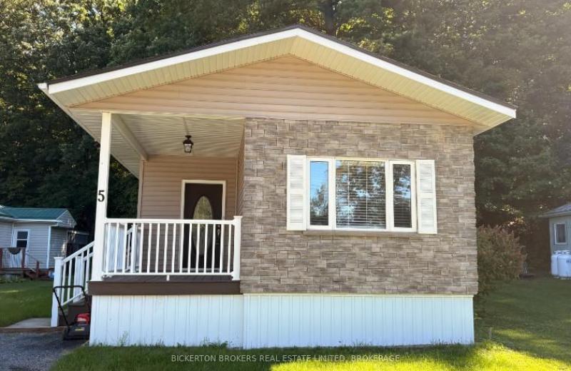 5 Pine Ridge Village - HWY 32 Highway, Leeds and the Thousand Islands, ON K0H 2N0
