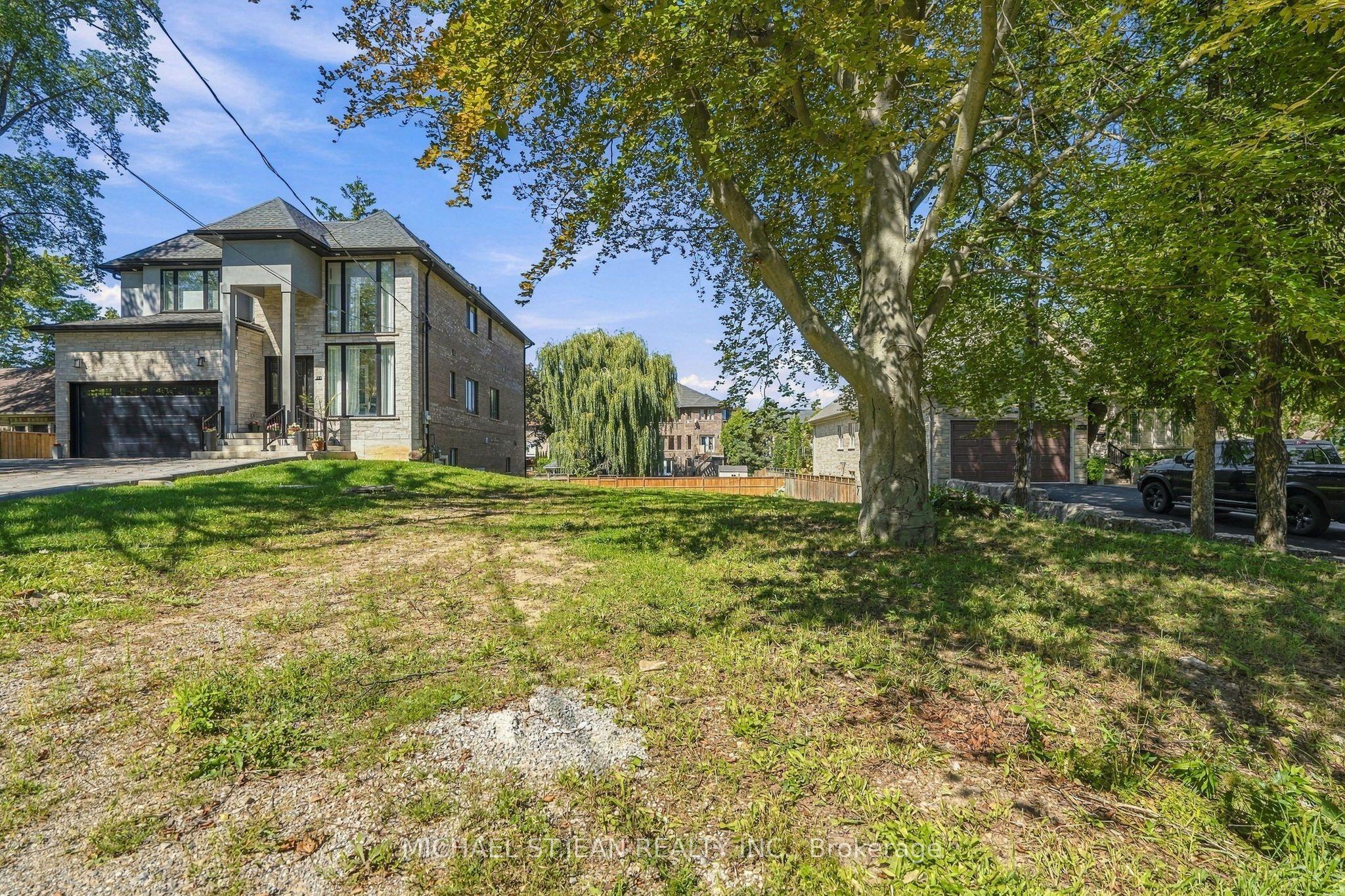 657 Mohawk Road, Hamilton, ON L9G 2X1