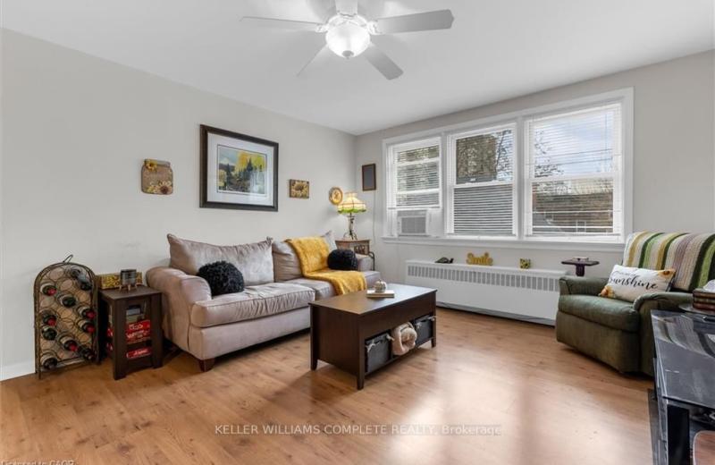 4 Robinson Street 14, Hamilton, ON L8P 1Y5