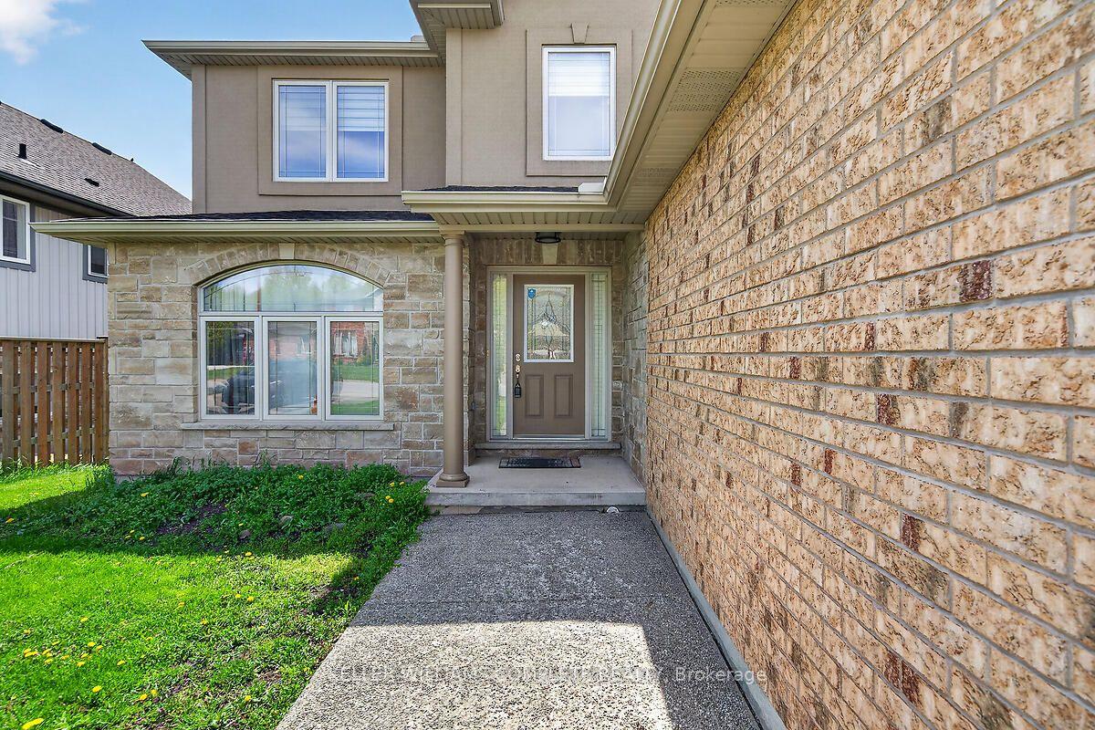 9128 HENDERSHOT Boulevard, Niagara Falls, ON L2H 0E3
