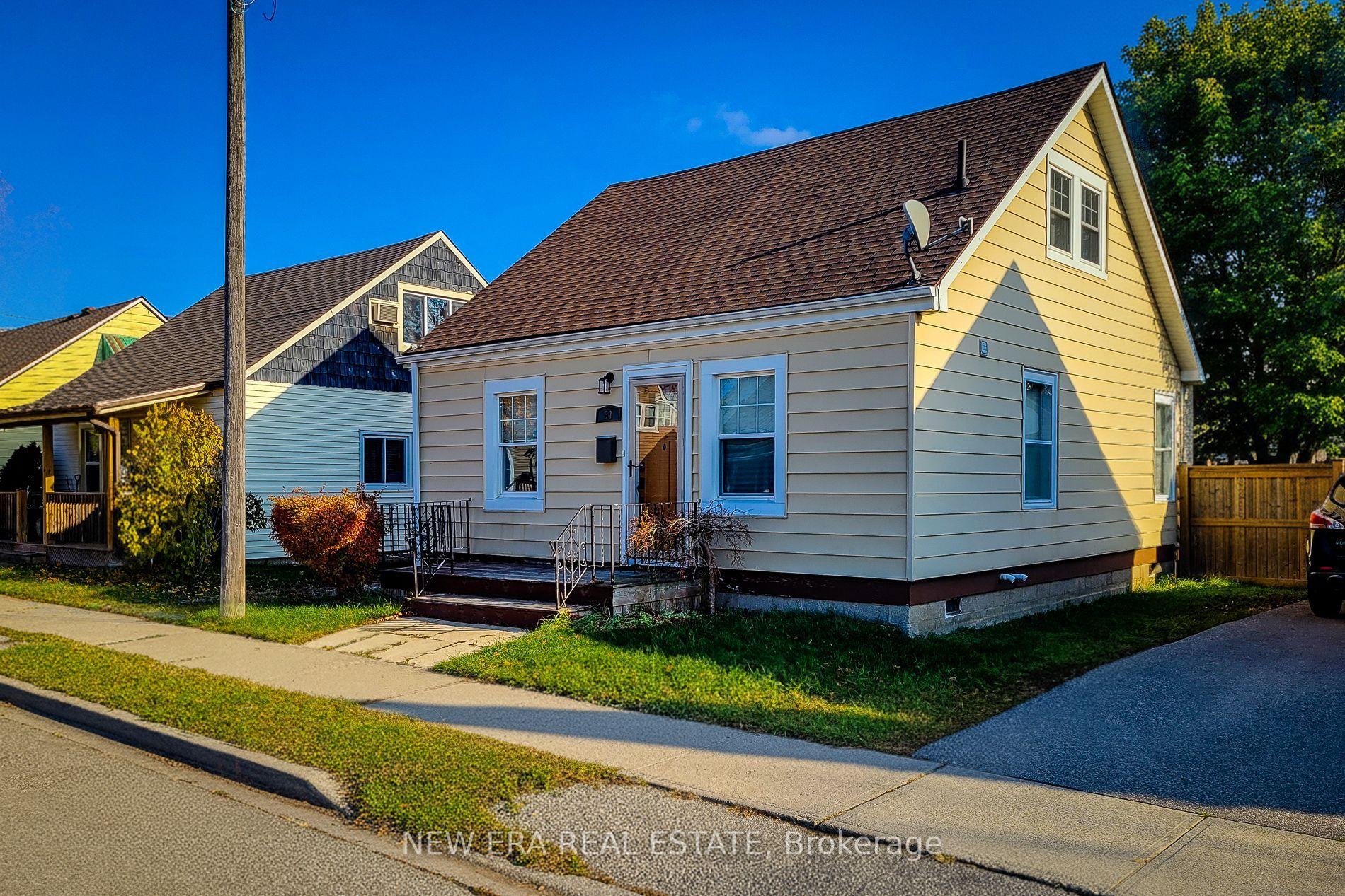 54 Eighth Avenue, Brantford, ON N3S 1C3