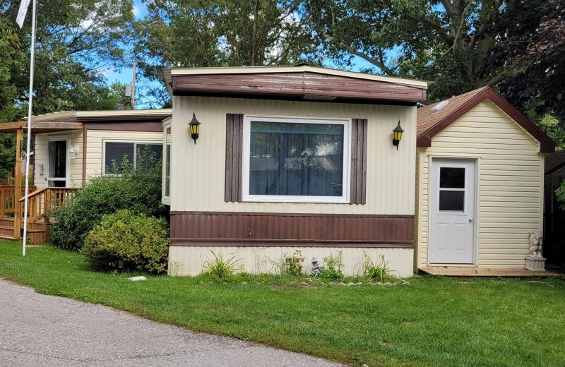 9839 Lakeshore Road 5, Lambton Shores, ON N0M 1T0