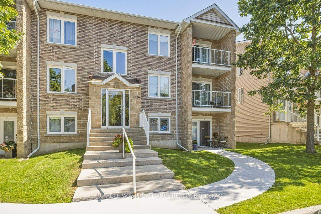 225 Oak Street 2104, Gananoque, ON K7G 2R5