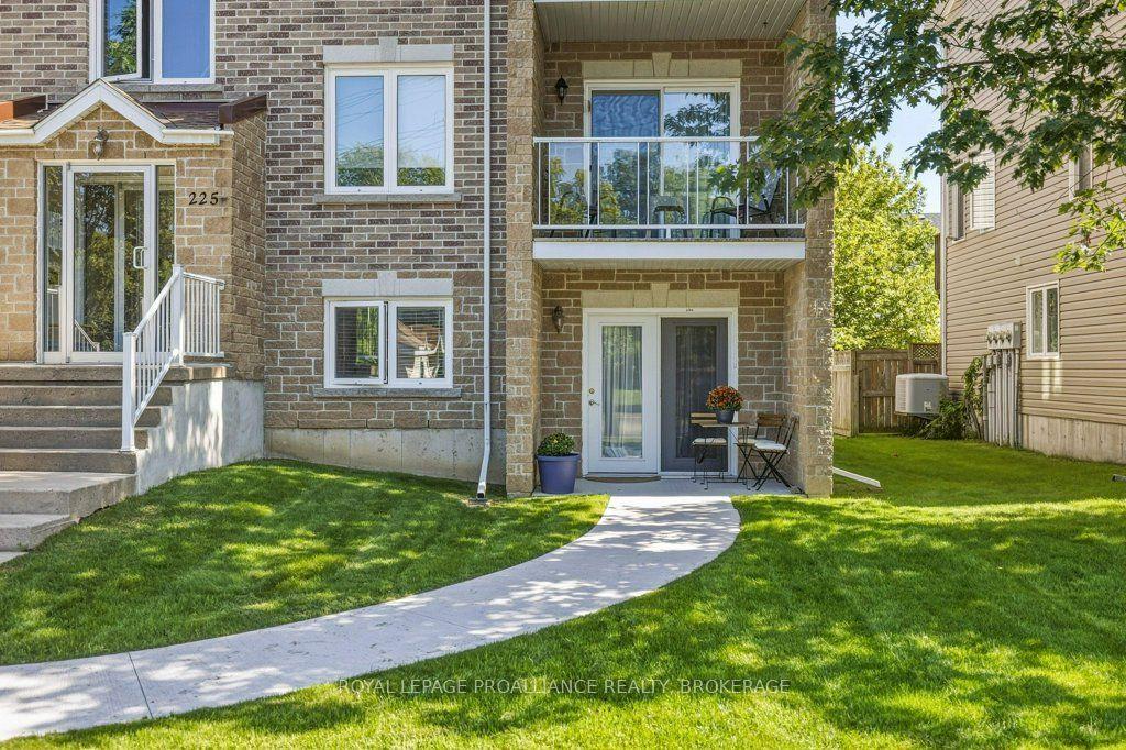 225 Oak Street 2104, Gananoque, ON K7G 2R5