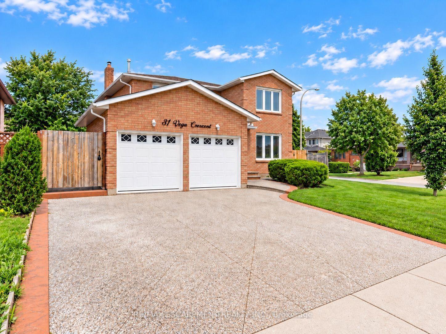 31 Vega Crescent, Hamilton, ON L8E 4S6