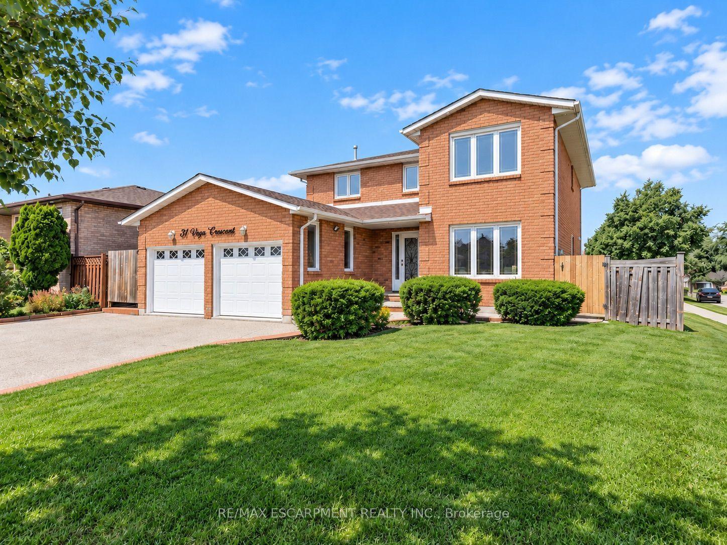 31 Vega Crescent, Hamilton, ON L8E 4S6
