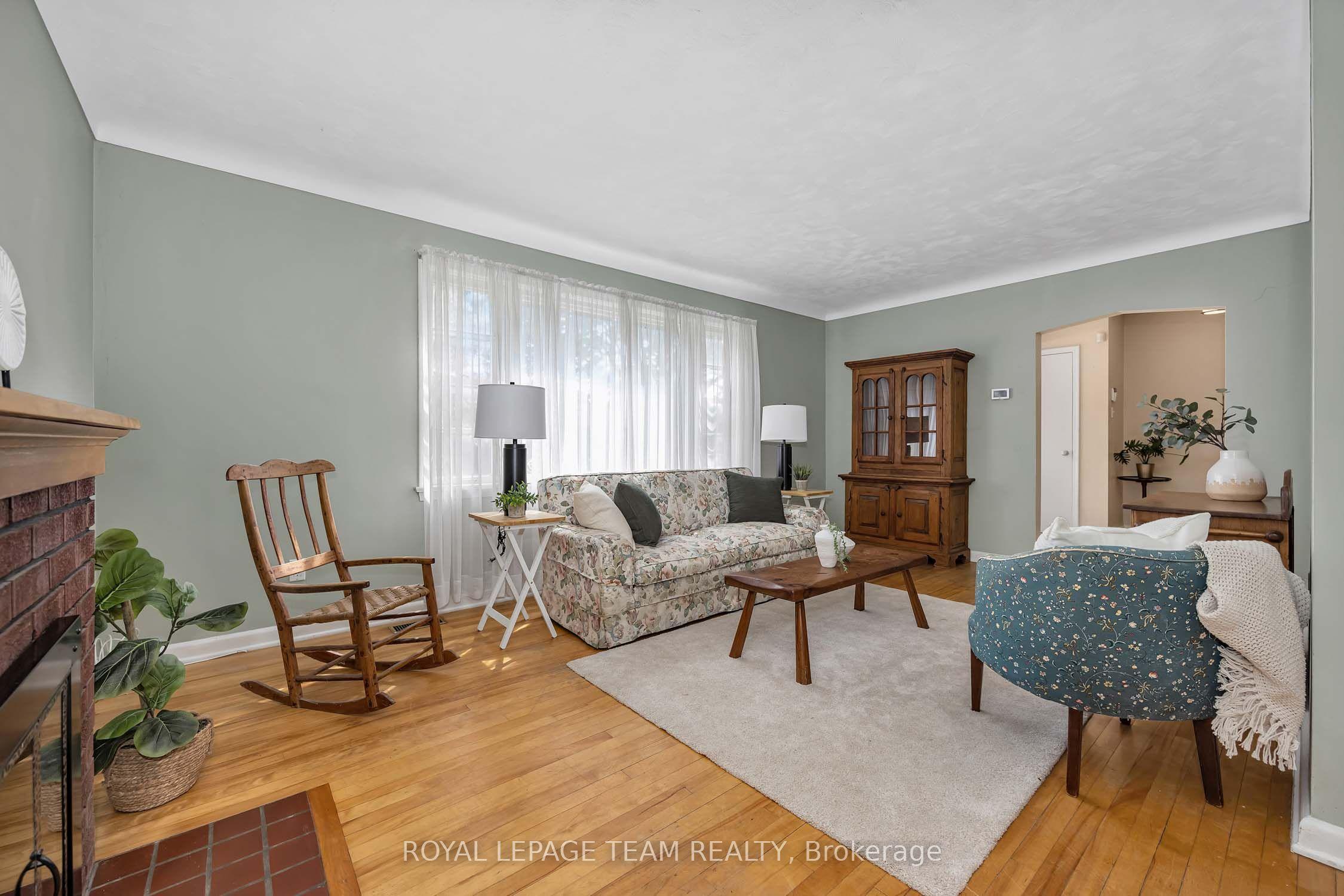 2183 Belair Drive, Belair Park - Copeland Park and Area, ON K2C 0X2