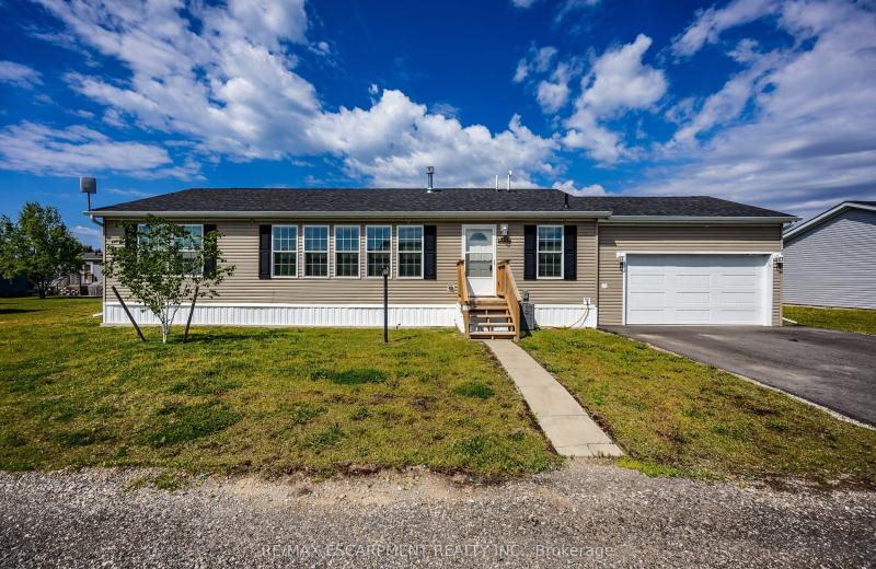 11 Hickory Hollow, Haldimand, ON N0A 1P0