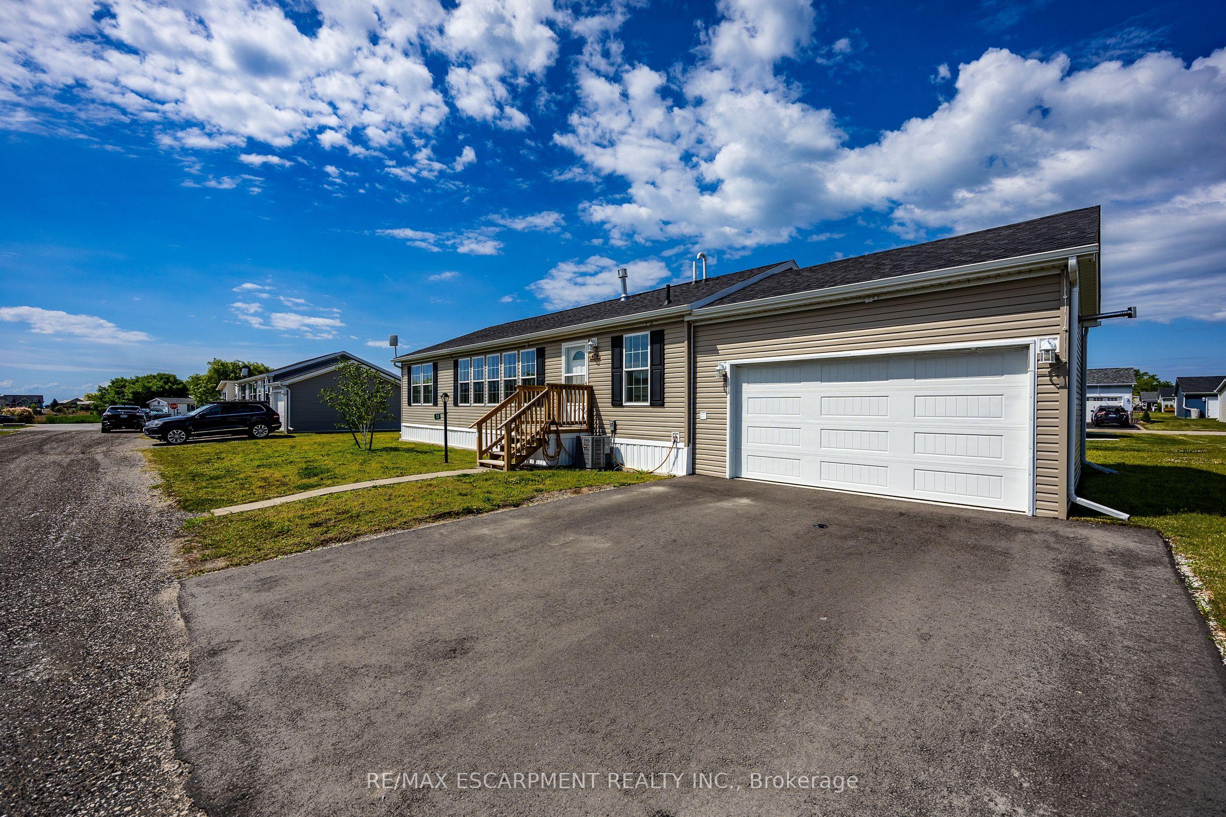 11 Hickory Hollow, Haldimand, ON N0A 1P0