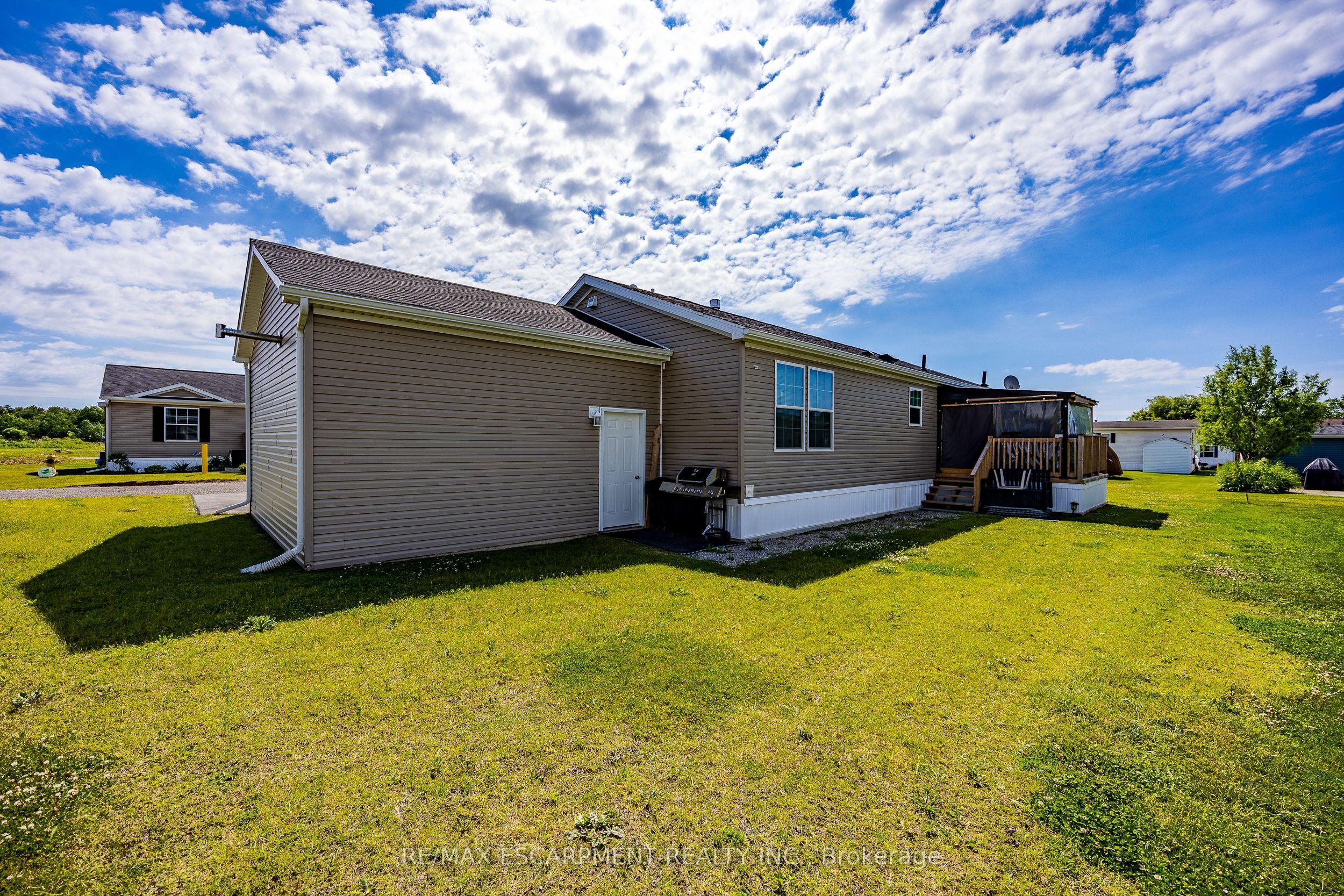 11 Hickory Hollow, Haldimand, ON N0A 1P0