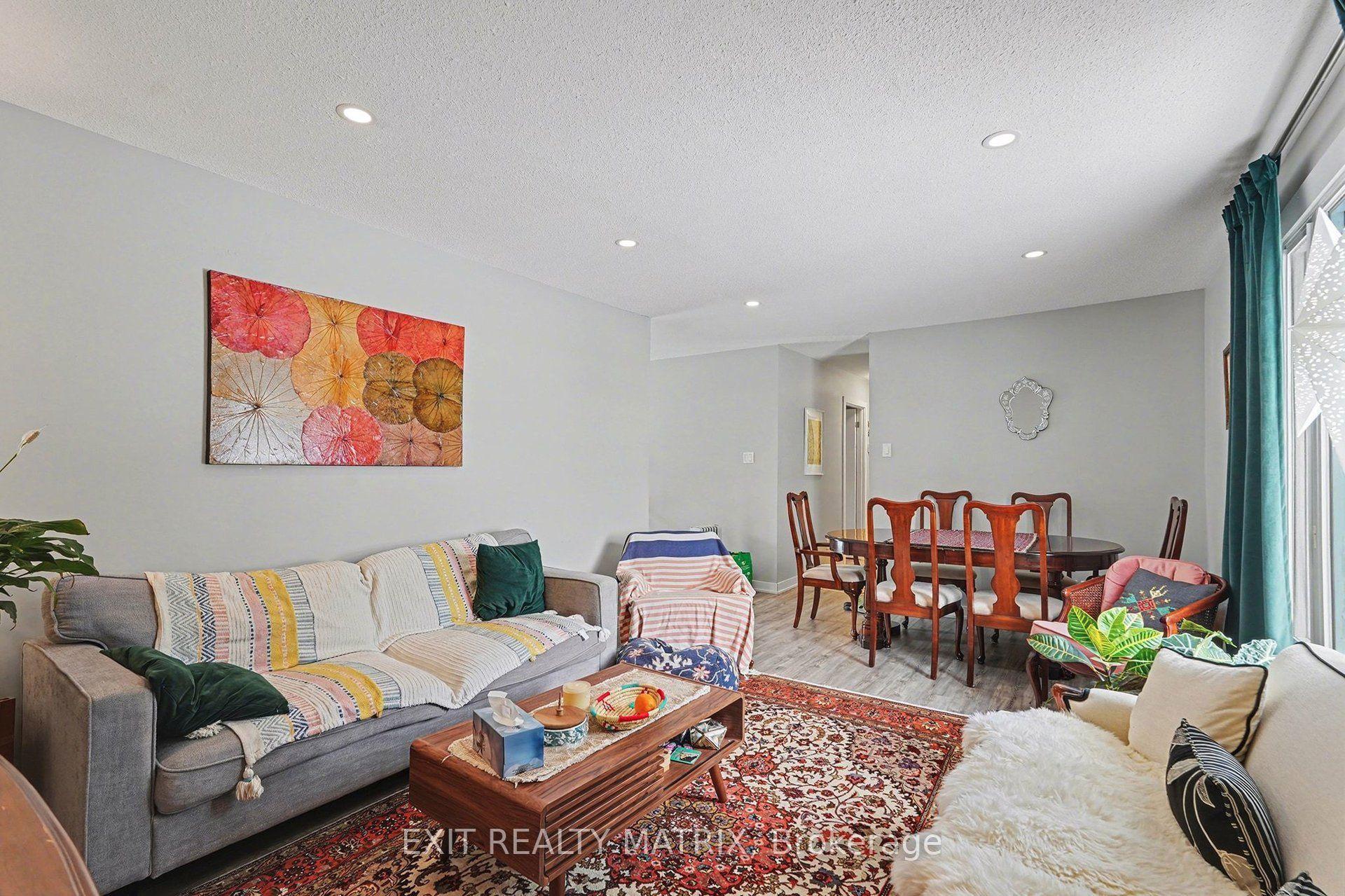 91 Sheldrake Drive, Kanata, ON K2L 1T1