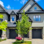 52 Sonoma Valley Crescent, Hamilton, ON L9B 0J3