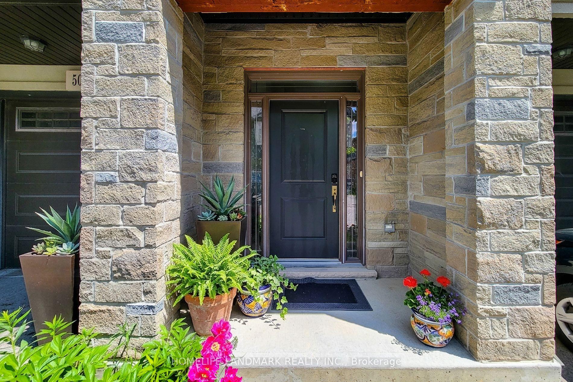 52 Sonoma Valley Crescent, Hamilton, ON L9B 0J3