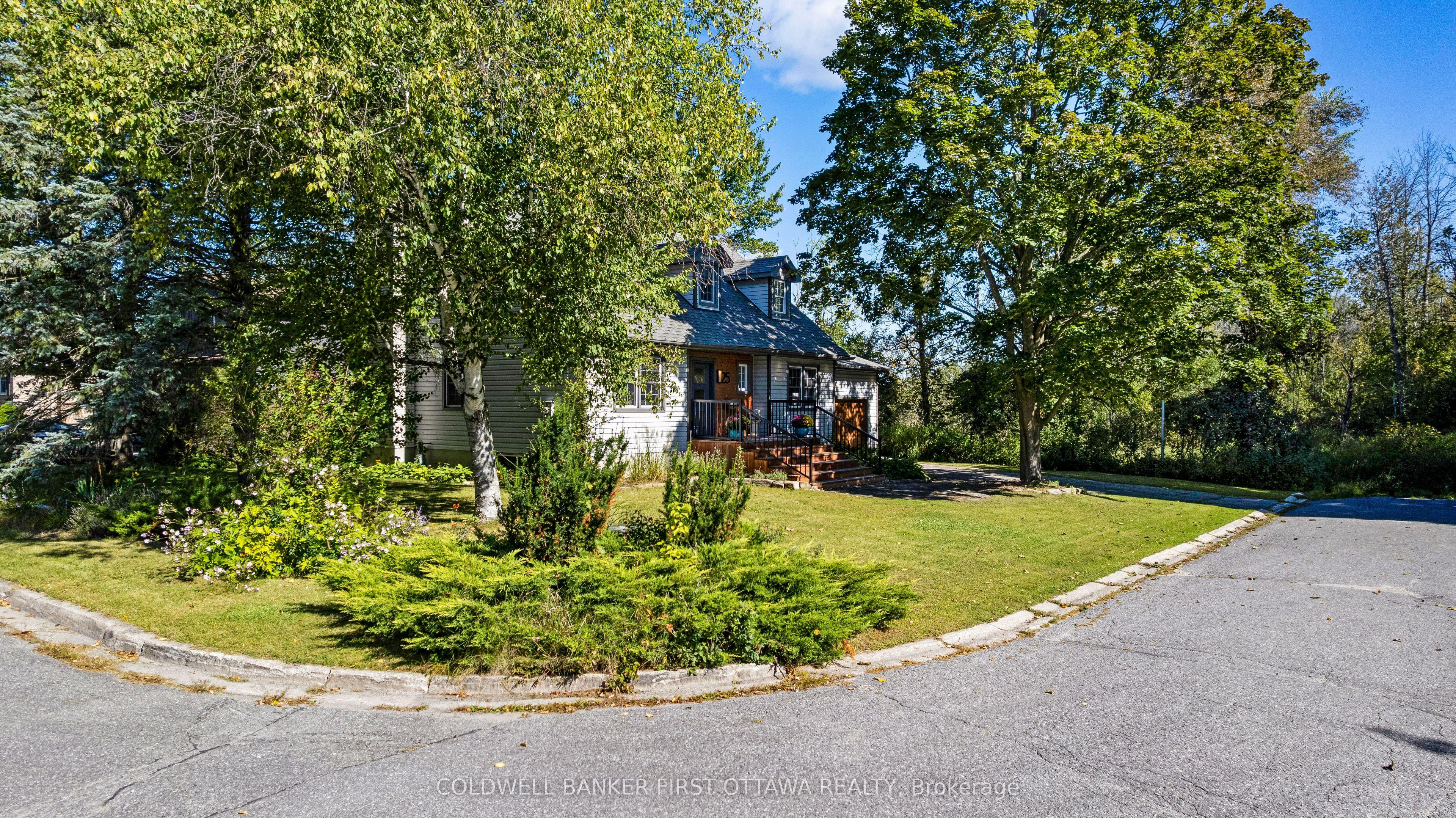 25 Robert Road, Perth, ON K7H 3L2